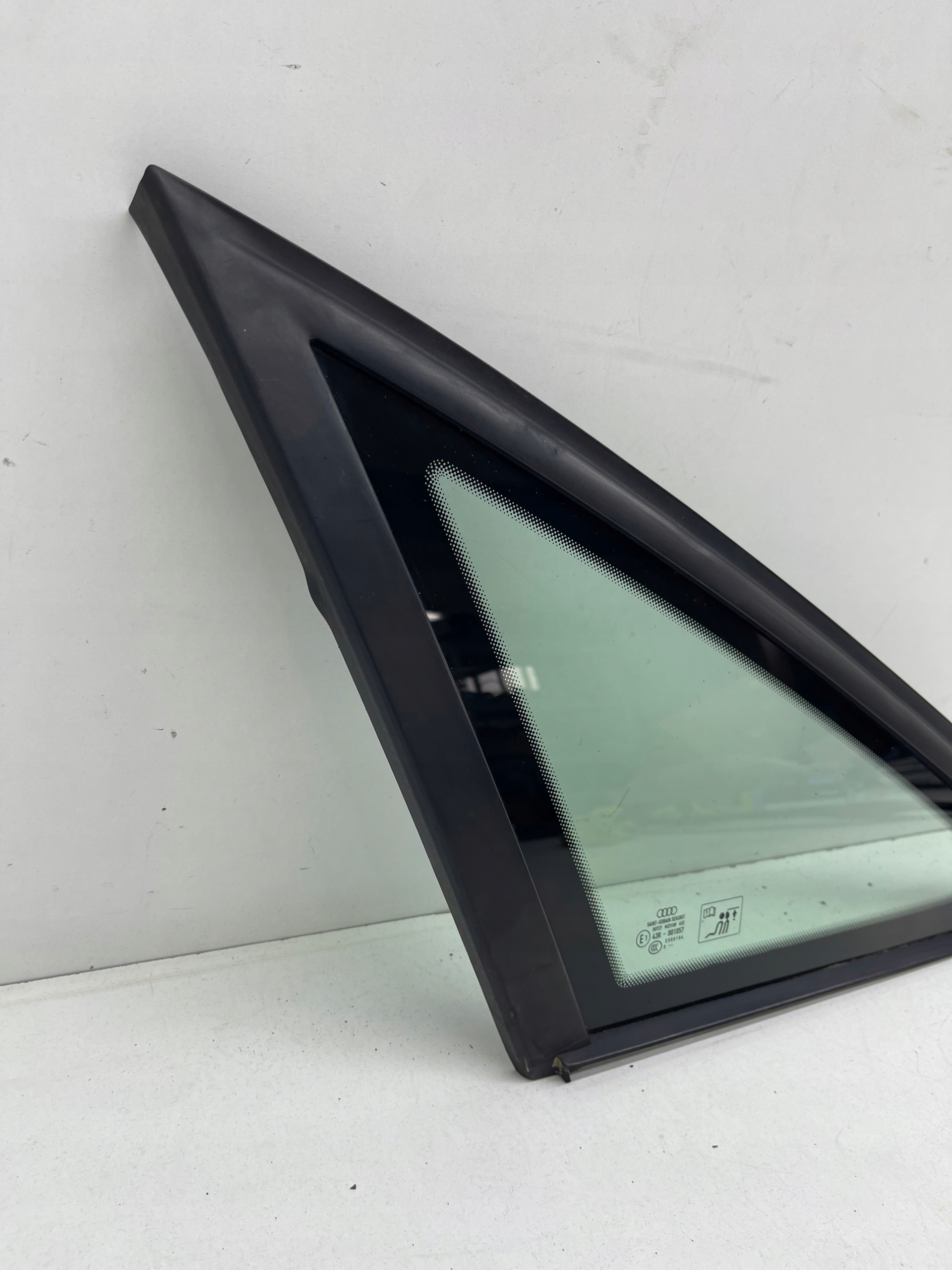 AUDI A6 C7 sedan window bodywork left rear part original!