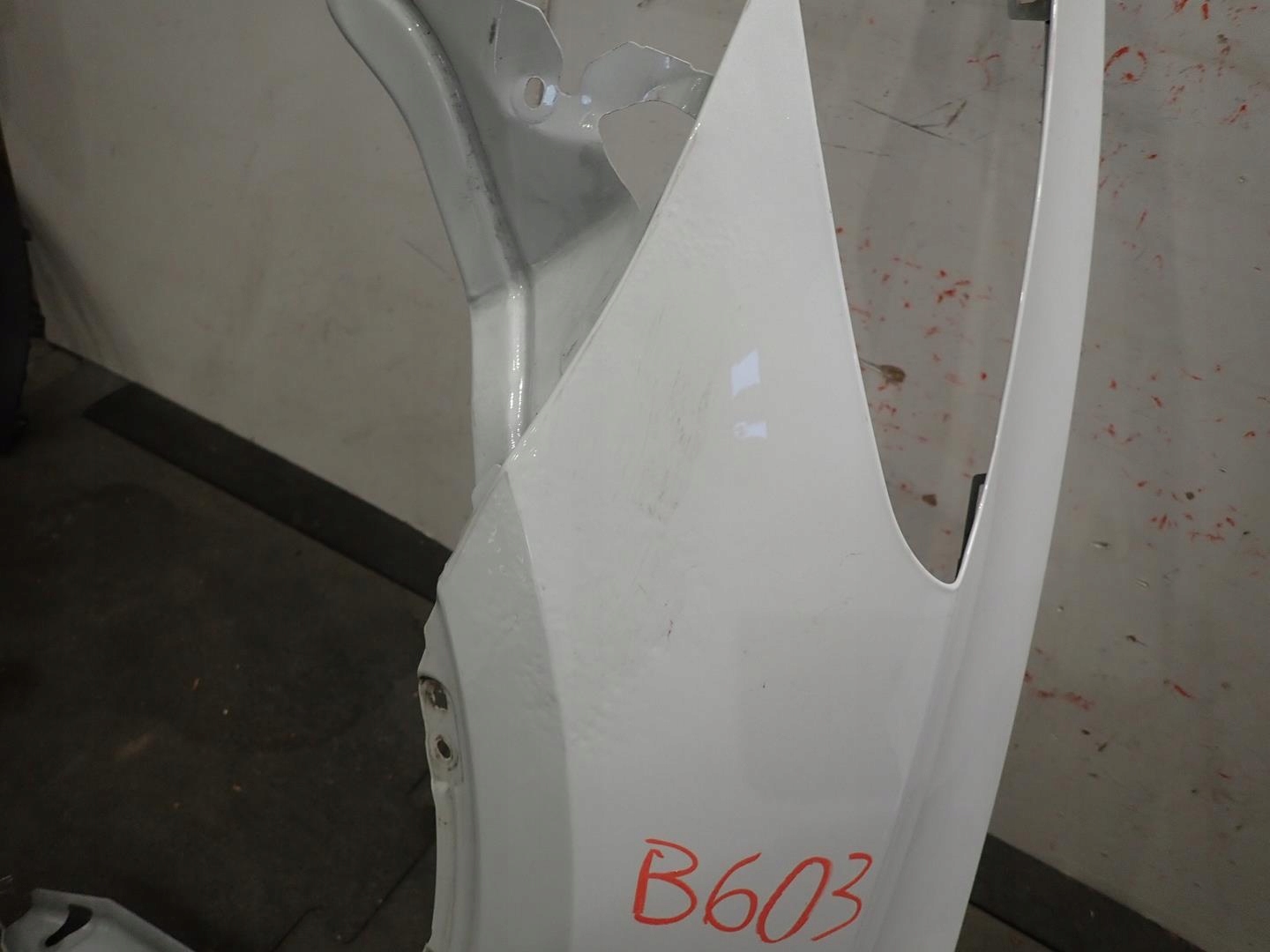 fender front front left TESLA Y 2020