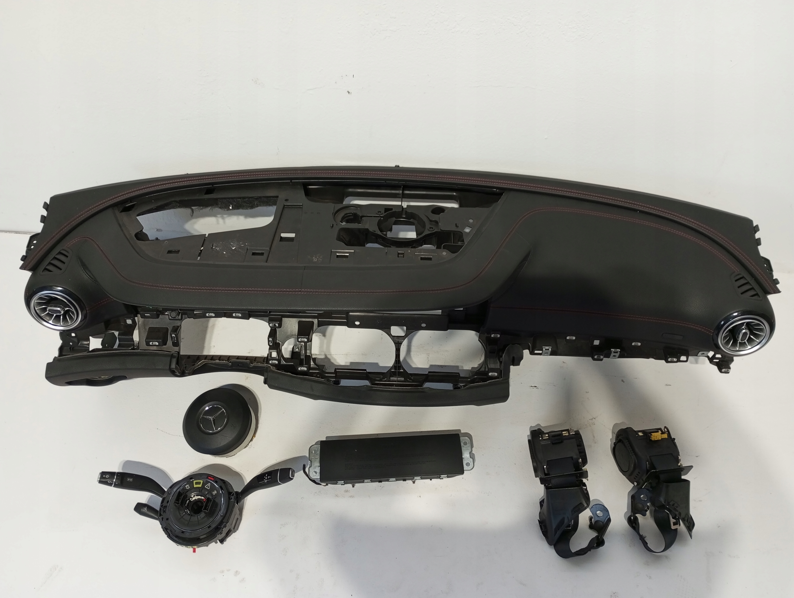 dashboard MERCEDES CLS A257 AMG HEAD UP red NIC