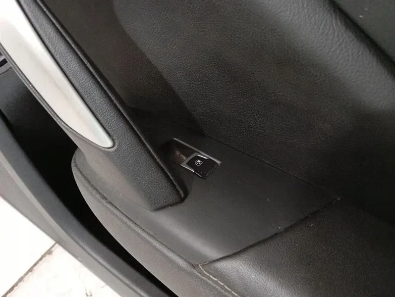 Chevrolet CORVETTE C7 84586693 панель -