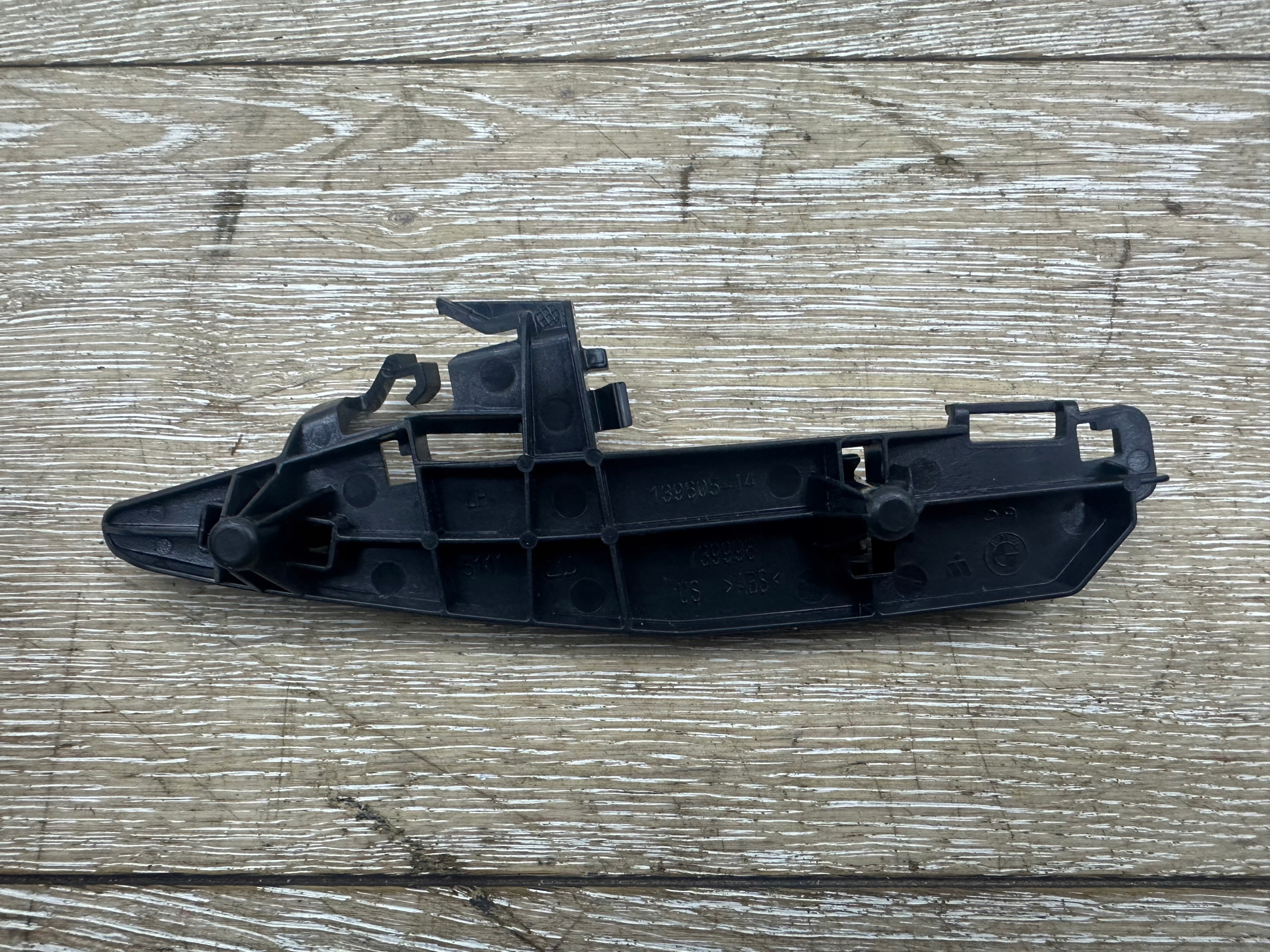 BMW X3 G01 m-packet support holder of a bumper left front 7399981
