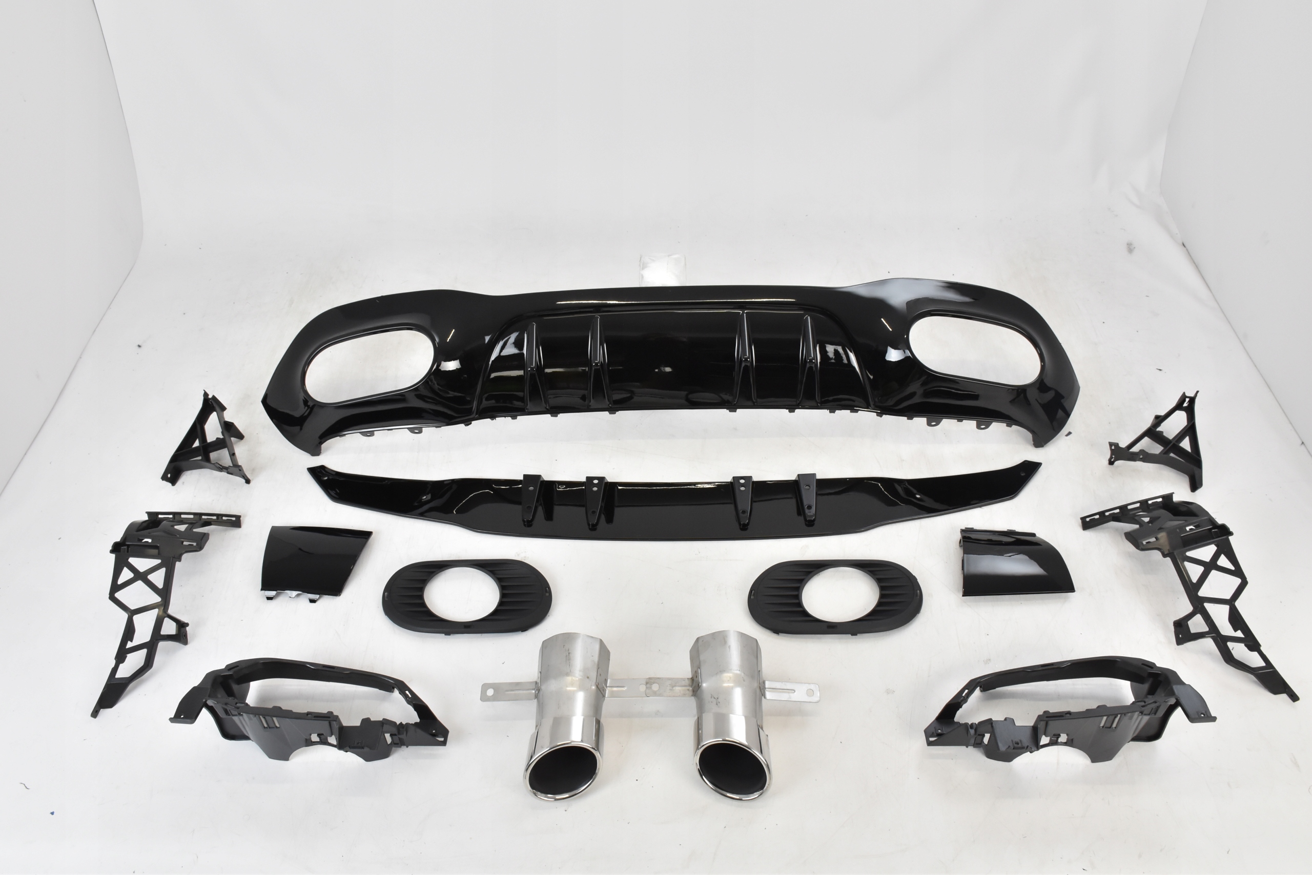 MERCEDES A-KLASA W177 HATCHBACK DYFUZOR 35 AMG + WYDECHY CHROM Numer katalogowy części A177885