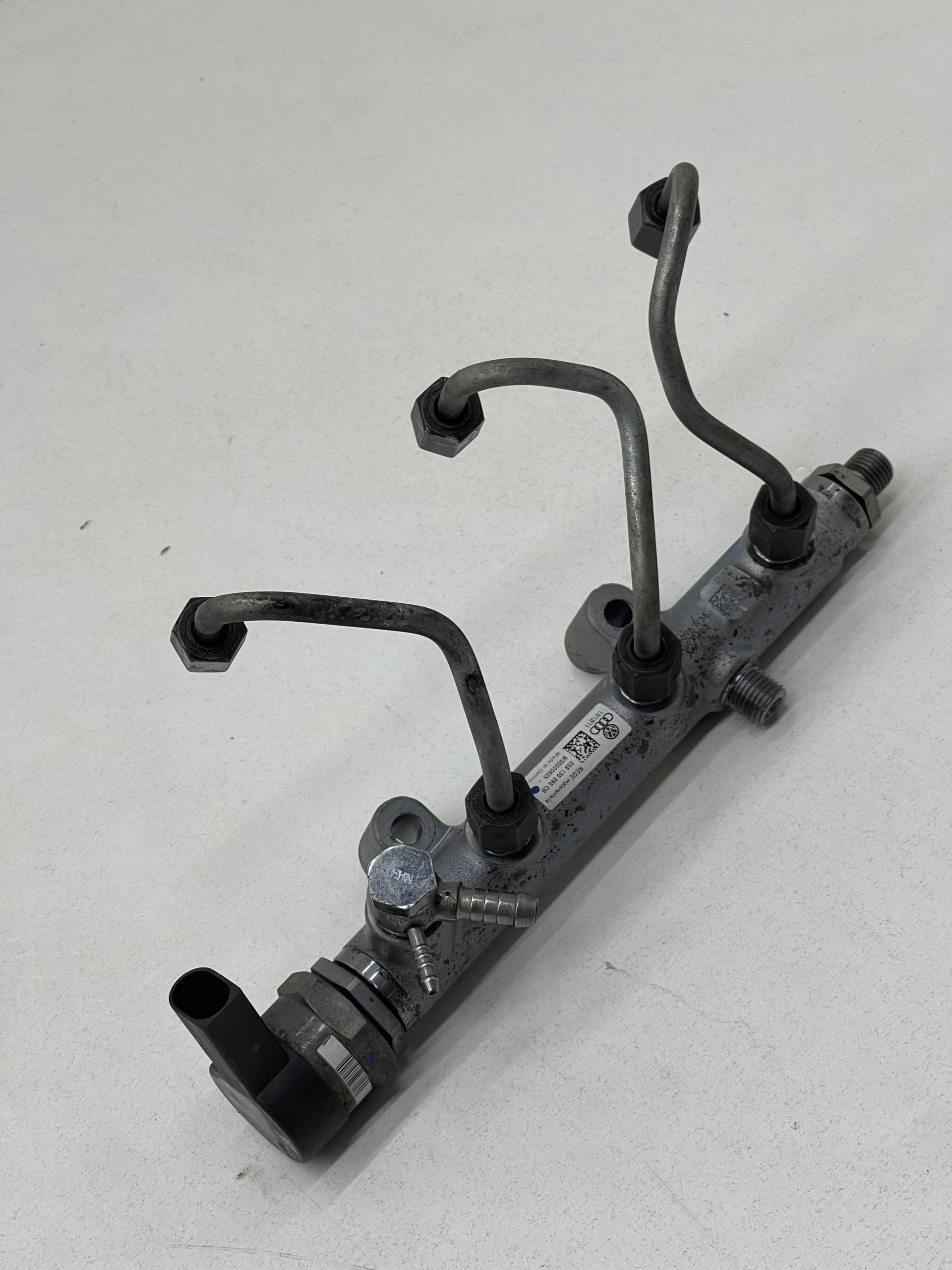 Audi A4 A5 A7 A6 C7 3.0 tdi топливная рейка