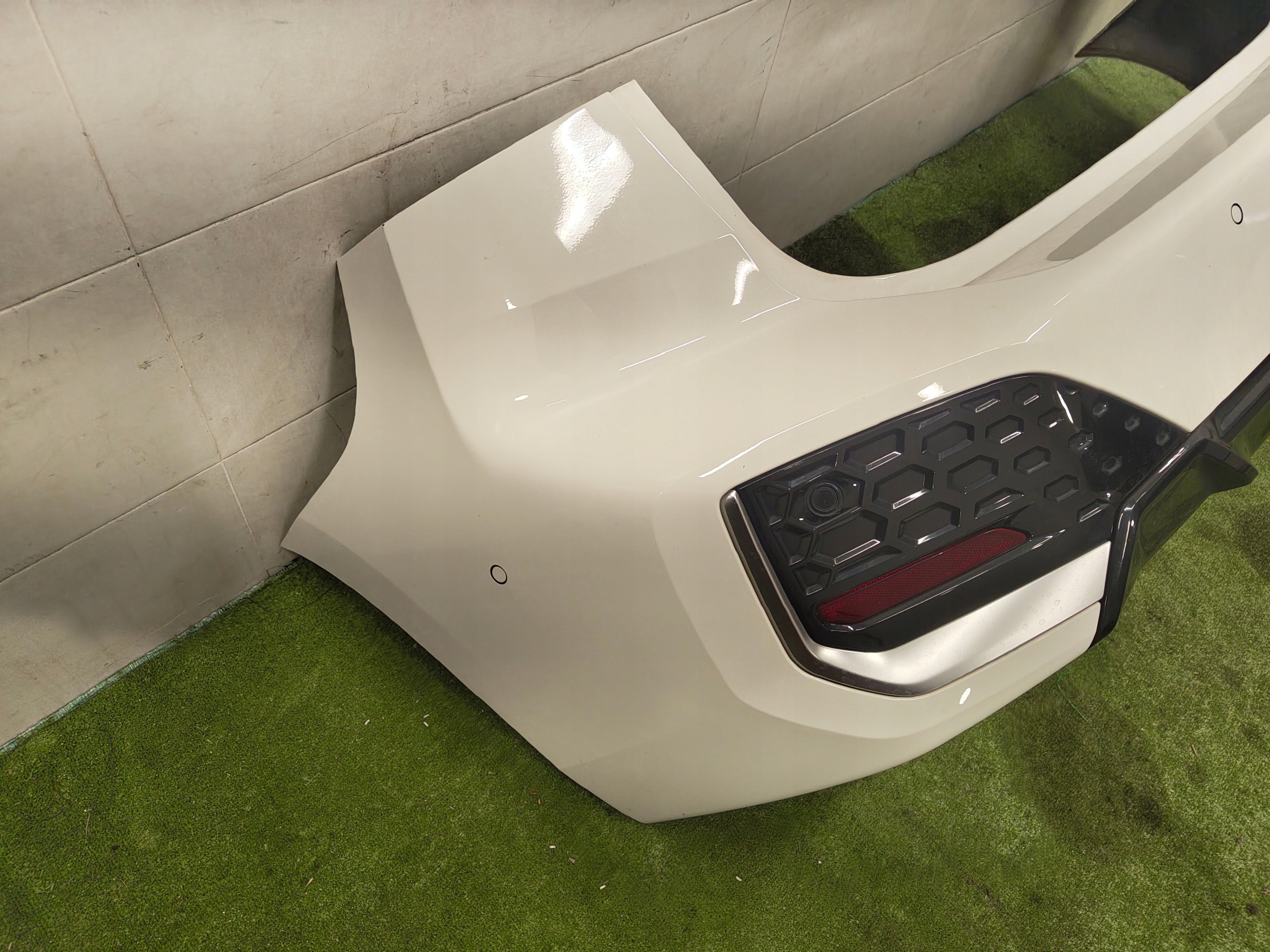 BMW 2 U06 bumper rear part 6PDC below towing colour A300 m-packet