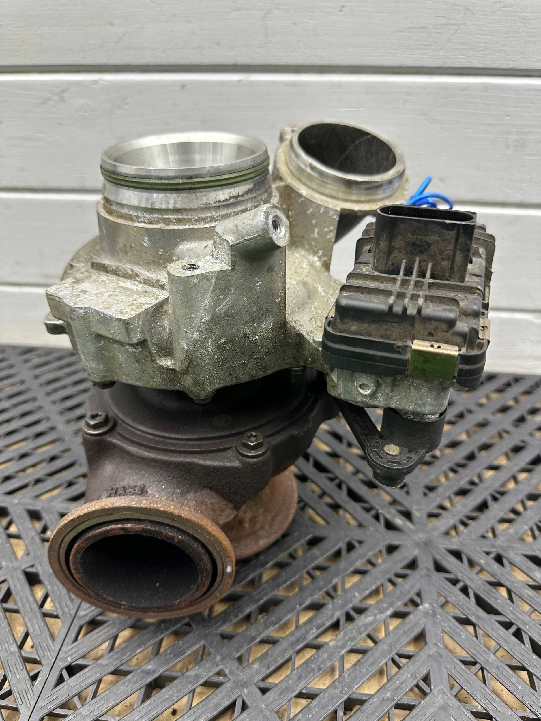Turbo BMW 7 G11 G12 833534