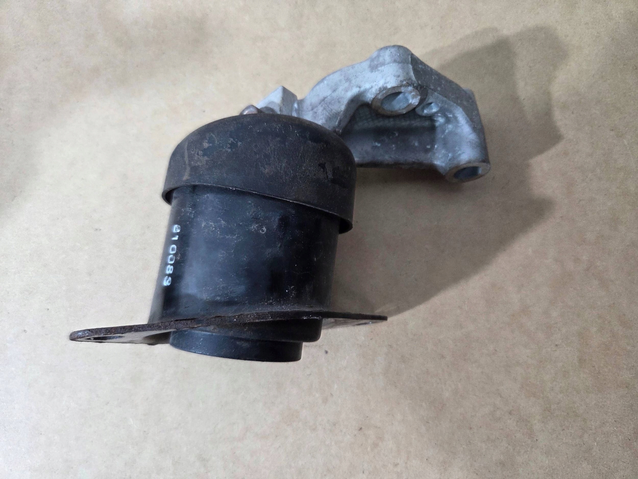 Honda Accord VIII 2,4 engine mount 20TA0 (41)
