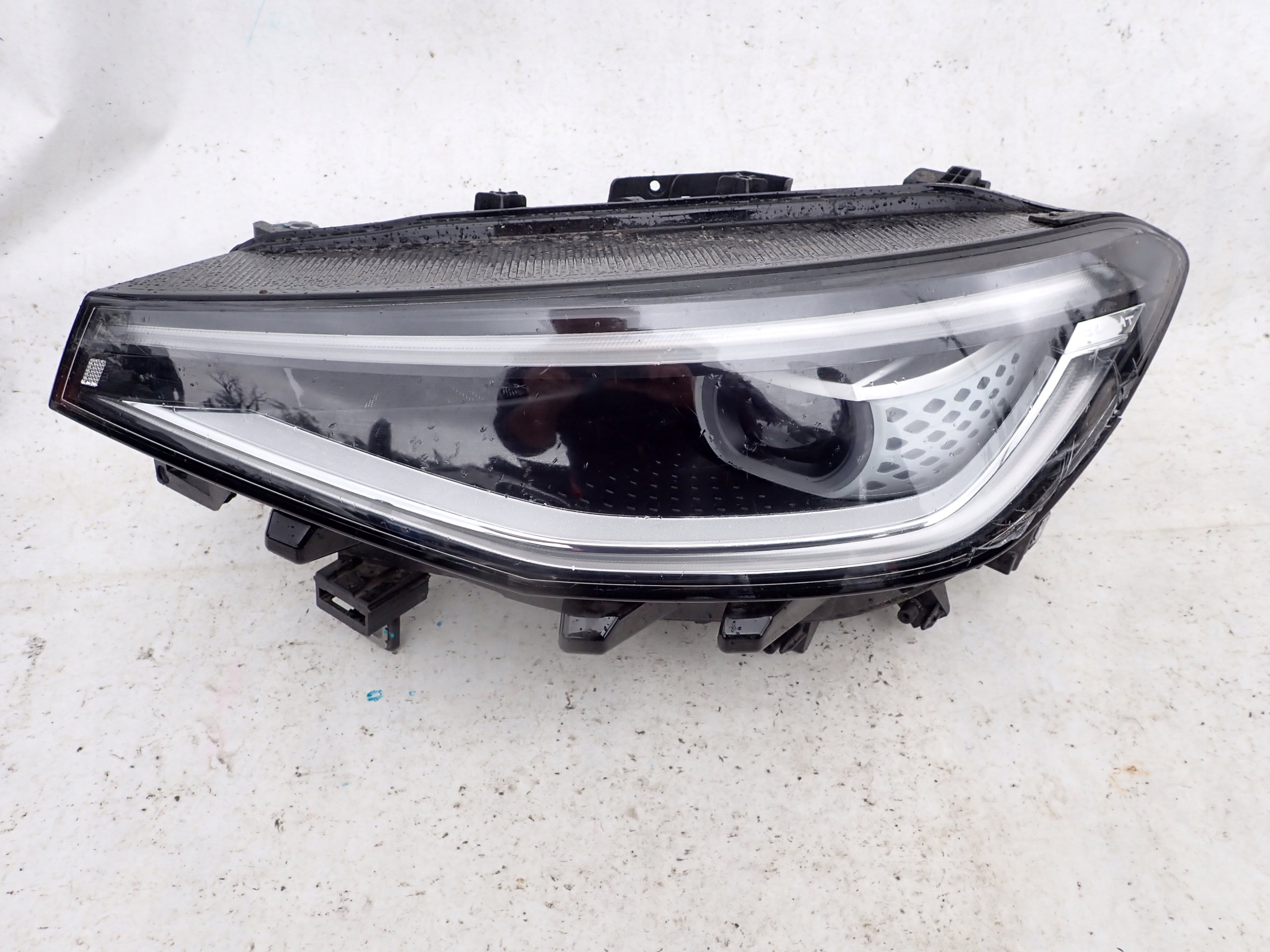 VW ID.4 20- světlo levá předek přední FULL LED