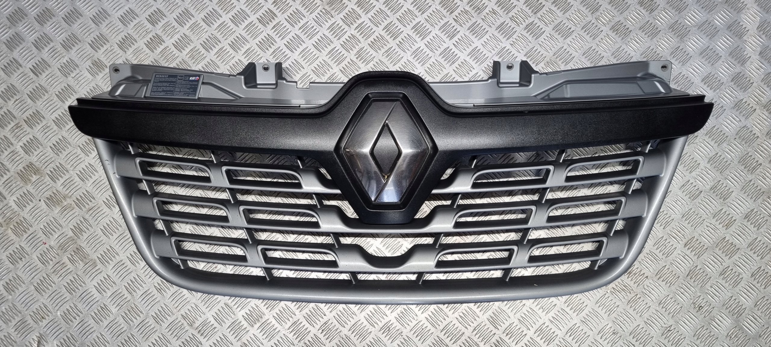 renault MASTER III РЕСТАЙЛИНГ решетка радиатора передняя 623102803R