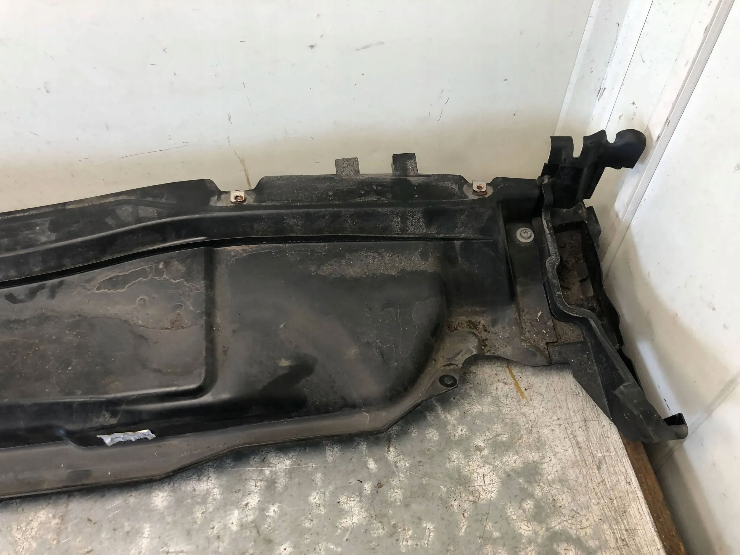 PODSZYBIE METALOWE TRANSIT CONNECT MK2 LIFT DT11-R02476-AB DT11-R02477-AB Producent części Ford OE