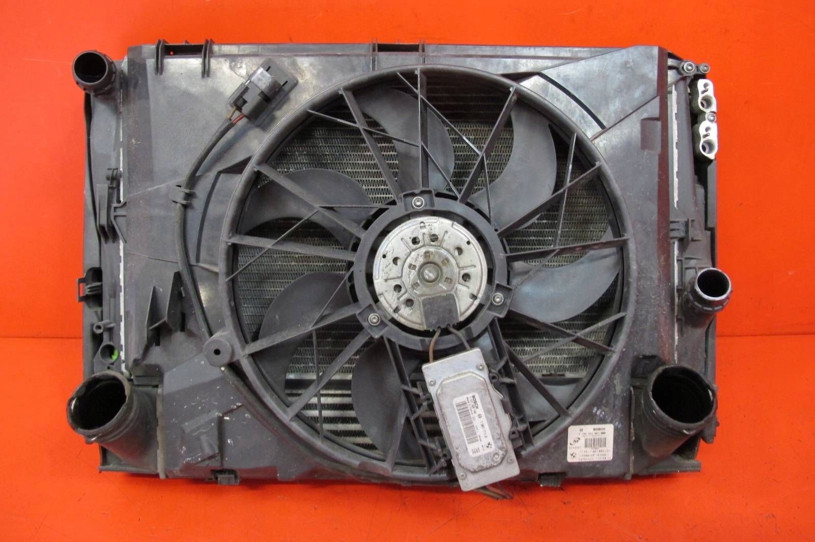 BMW 3 E90 E91 2.0 D N47D20C chladiče ventilátor MANUAL KOMPLET 318d