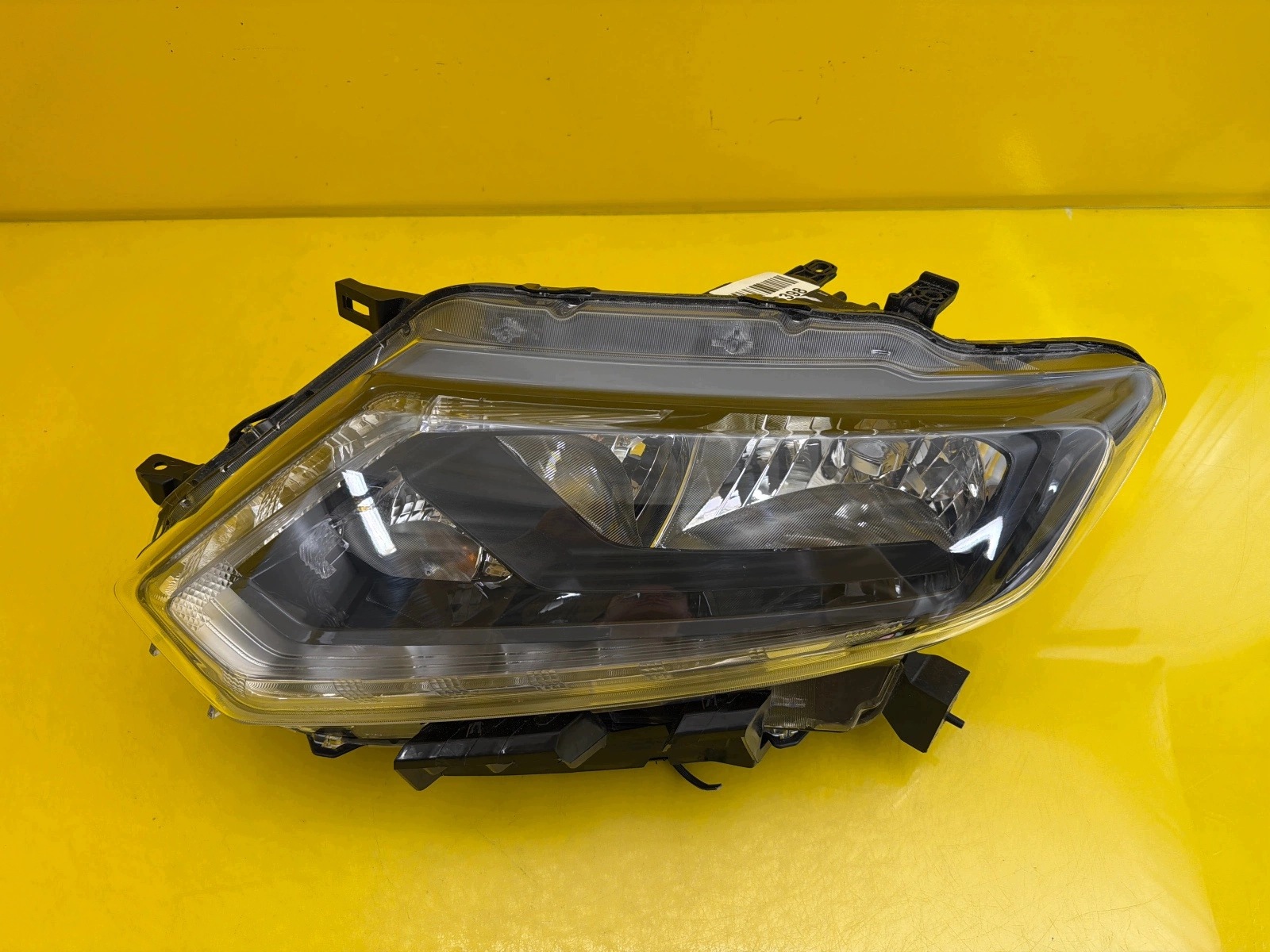 light left Nissan X-Trail T32 pre facelift 2014-2018 H7 Led