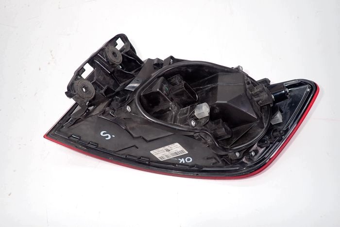 AUDI A4 B9 berline 15- feu gauche arrière arrière