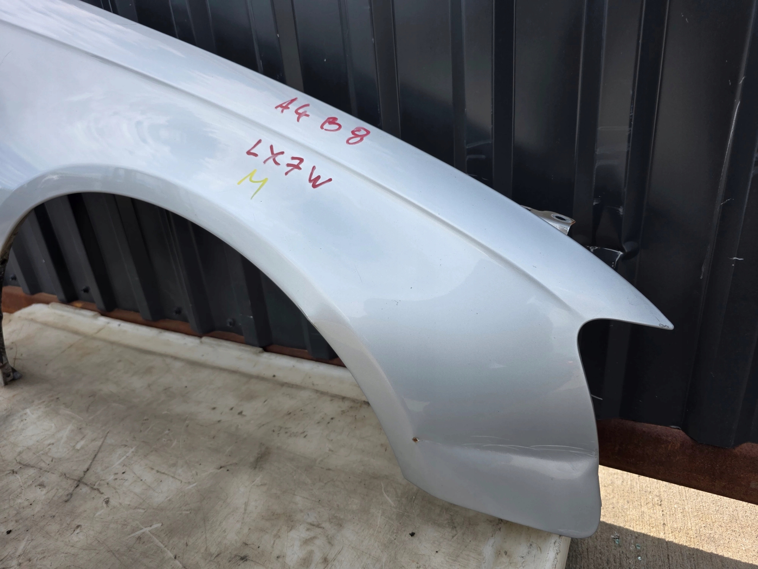 fender right front AUDI A4 B8 LIFT LX7W 2012-2016 !!!!