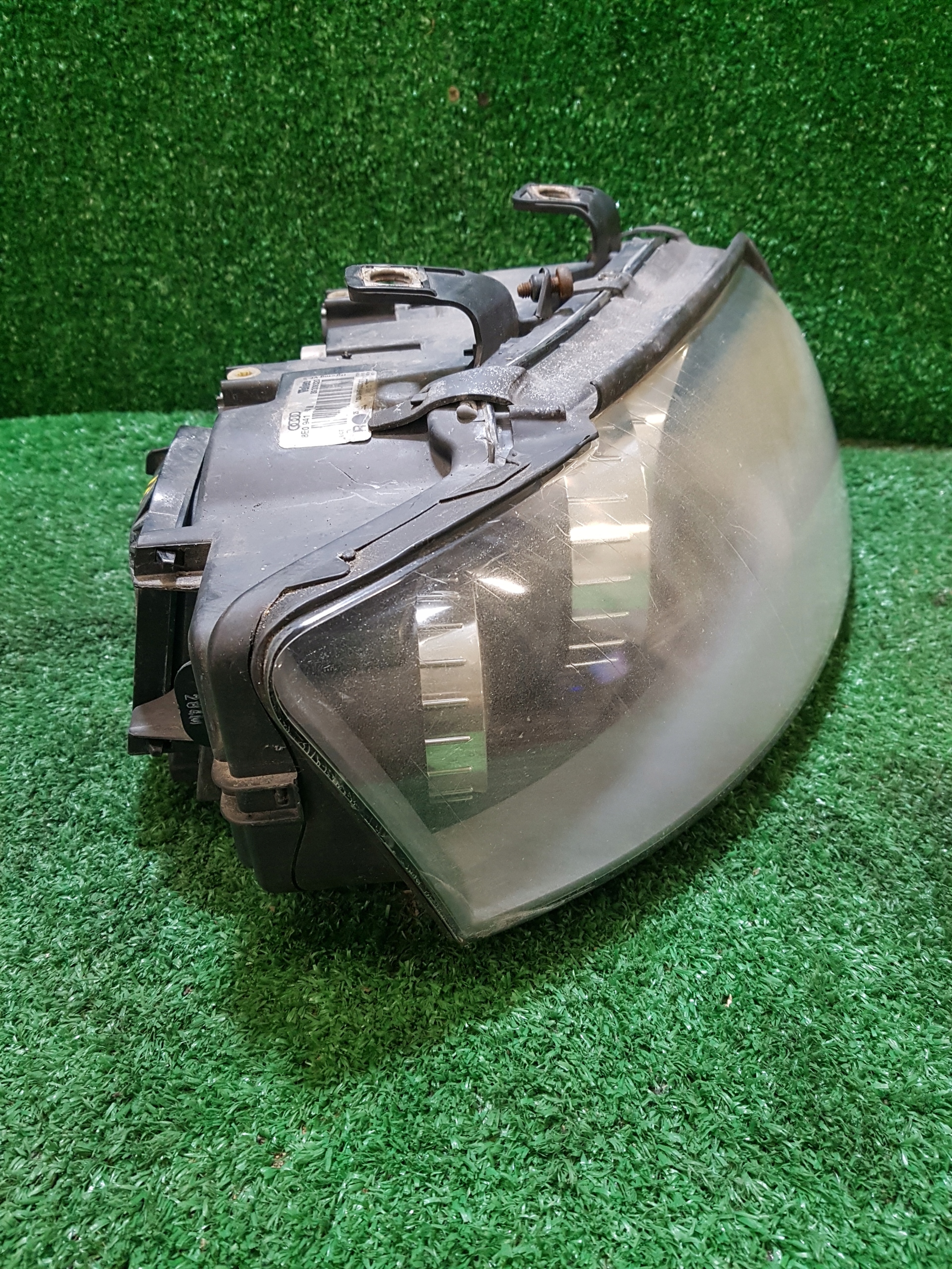 light right front AUDI A4 B6 8E0941004M