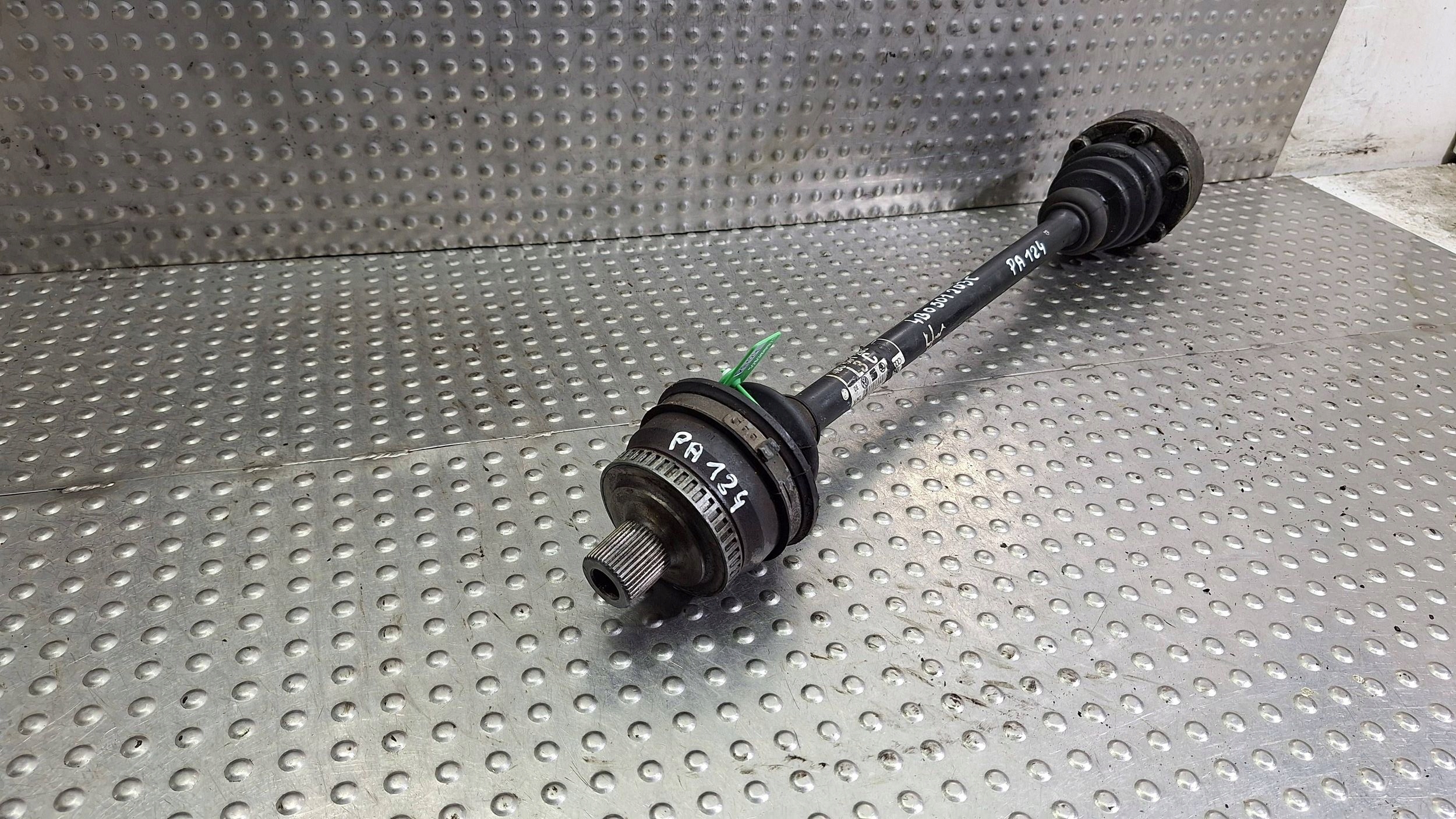 semi-axis right left rear part 4B0501203C AUDI A6 C5 3.0 BEN ASN