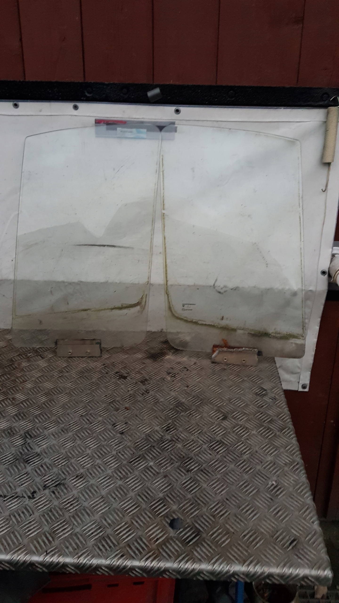 GAZ GAZELLE GAZELA window door side left