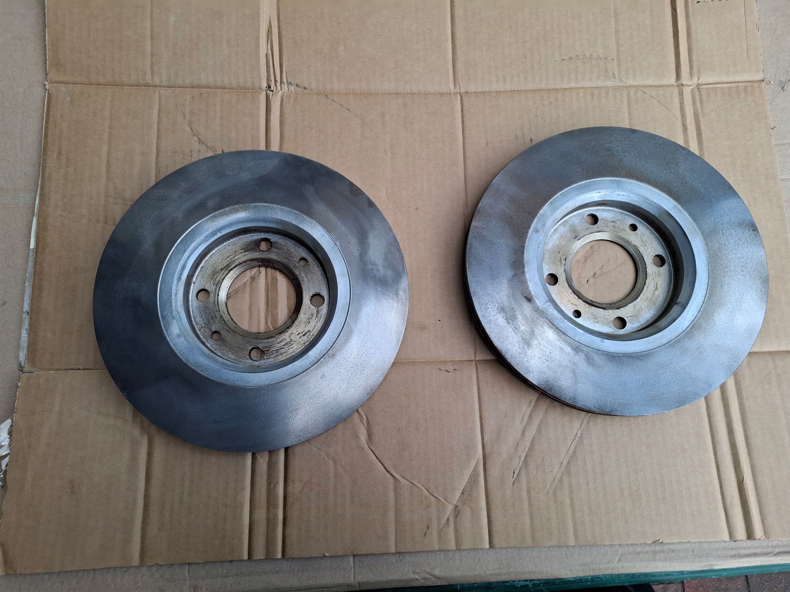 PEUGEOT 208 II discs brake front 9807353480