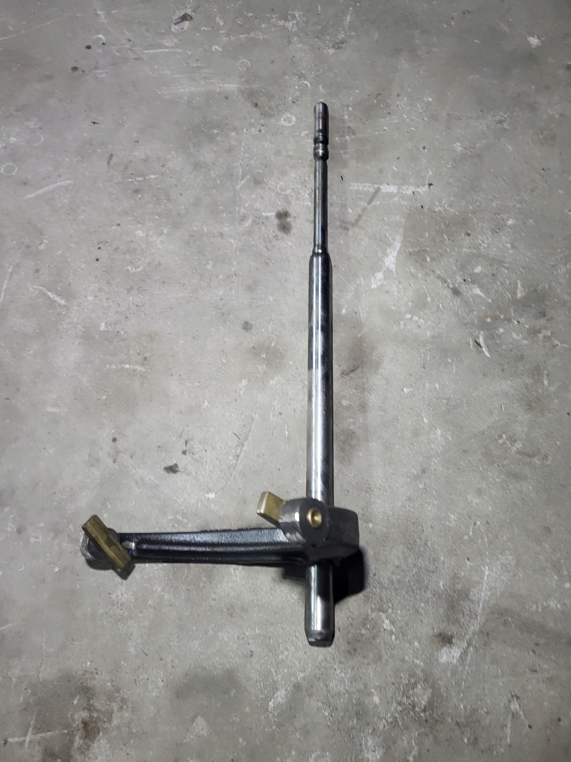 Widełki Przesuwka Skrzyni Scania 1479104 Producent części Scania OE