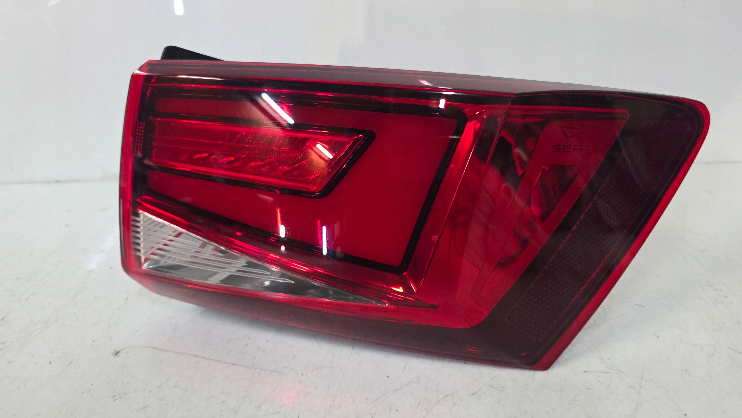 фонарь правый задний seat Ateca led