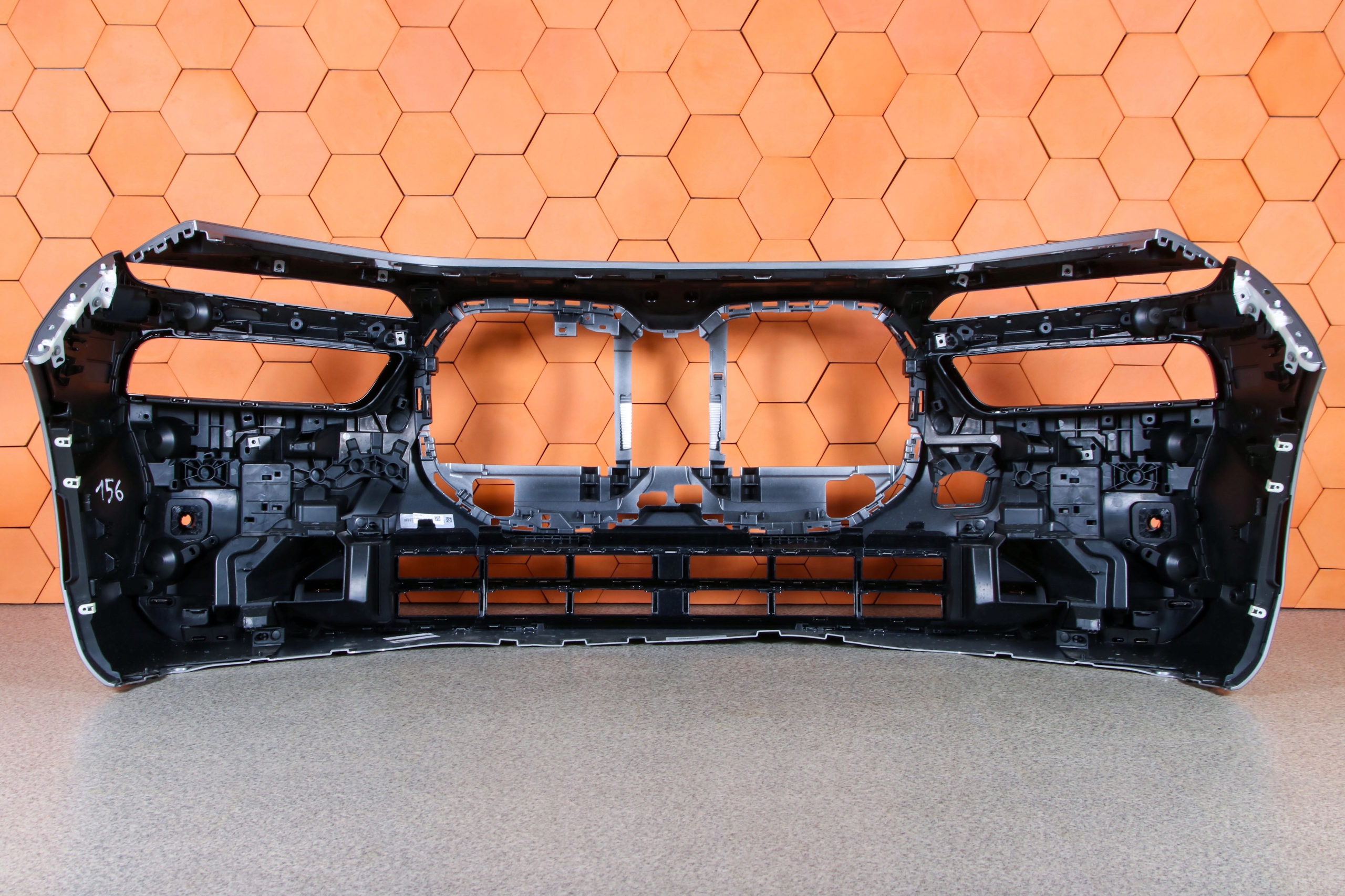 BMW 7 G70 i7 bumper front front colour C67