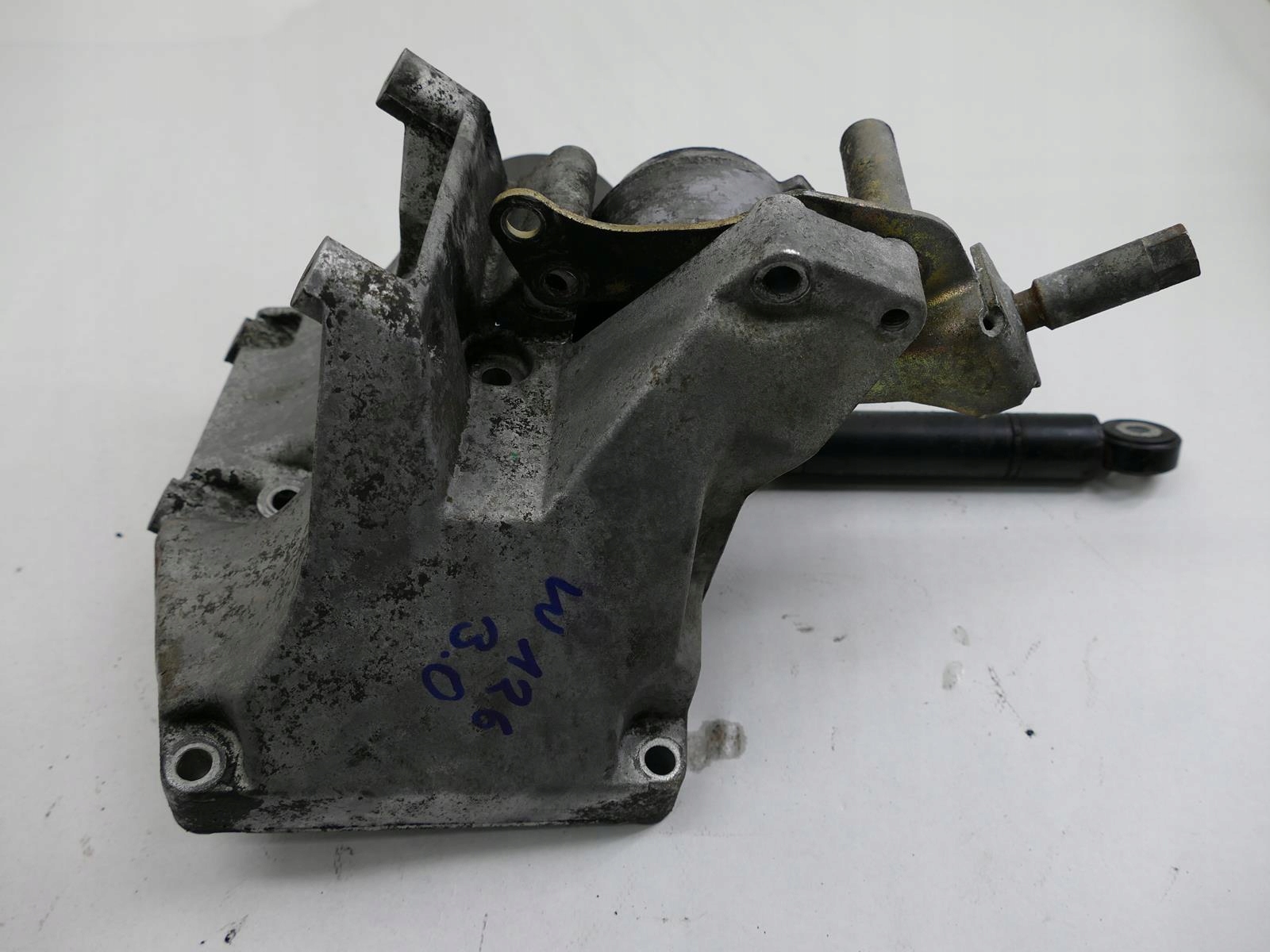 MERCEDES S W126 3.0 b support KOMPRESORA holder 1264660641
