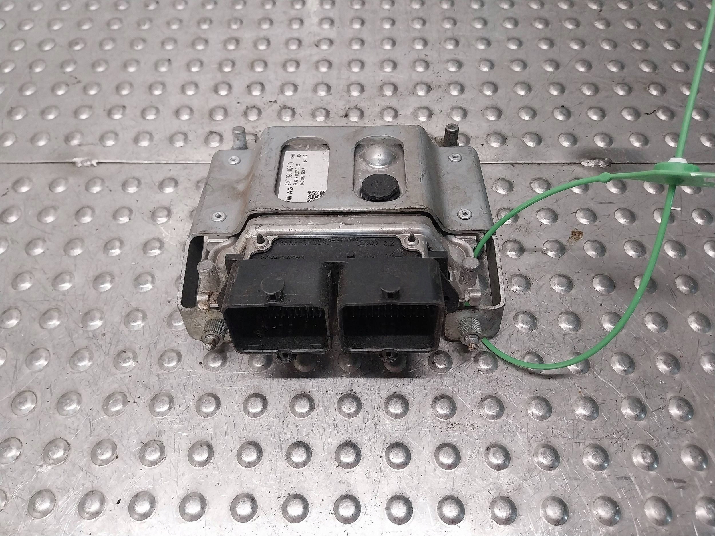 computer control unit of the engine 0261S07155 04C906020D VW UP CITIGO 1.0 MPI