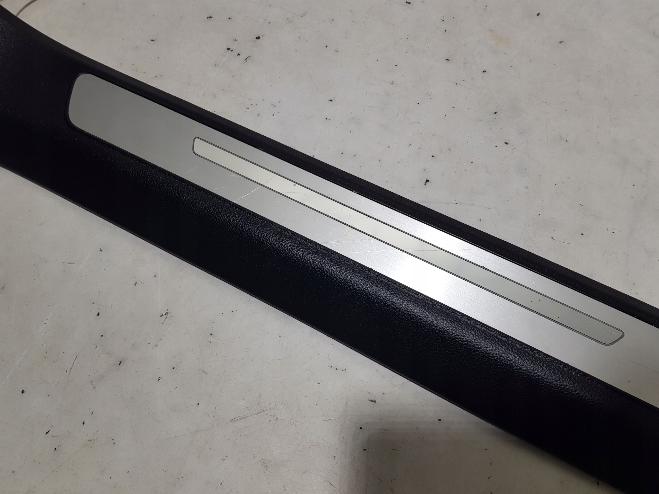 moulding cover cap of the threshold AUDI A8 D4 4H2867272F right front