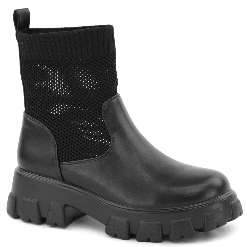 Černé dámské kotníkové boty s vysokou perforací na silné podrážce a elegantní gumičkou