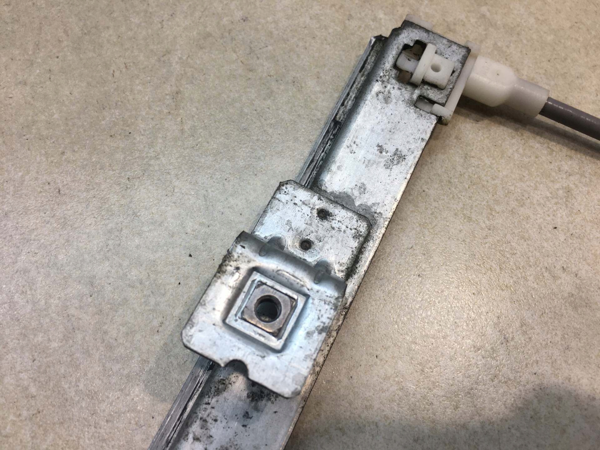 window regulator right front MEGANE and FL 0130821721