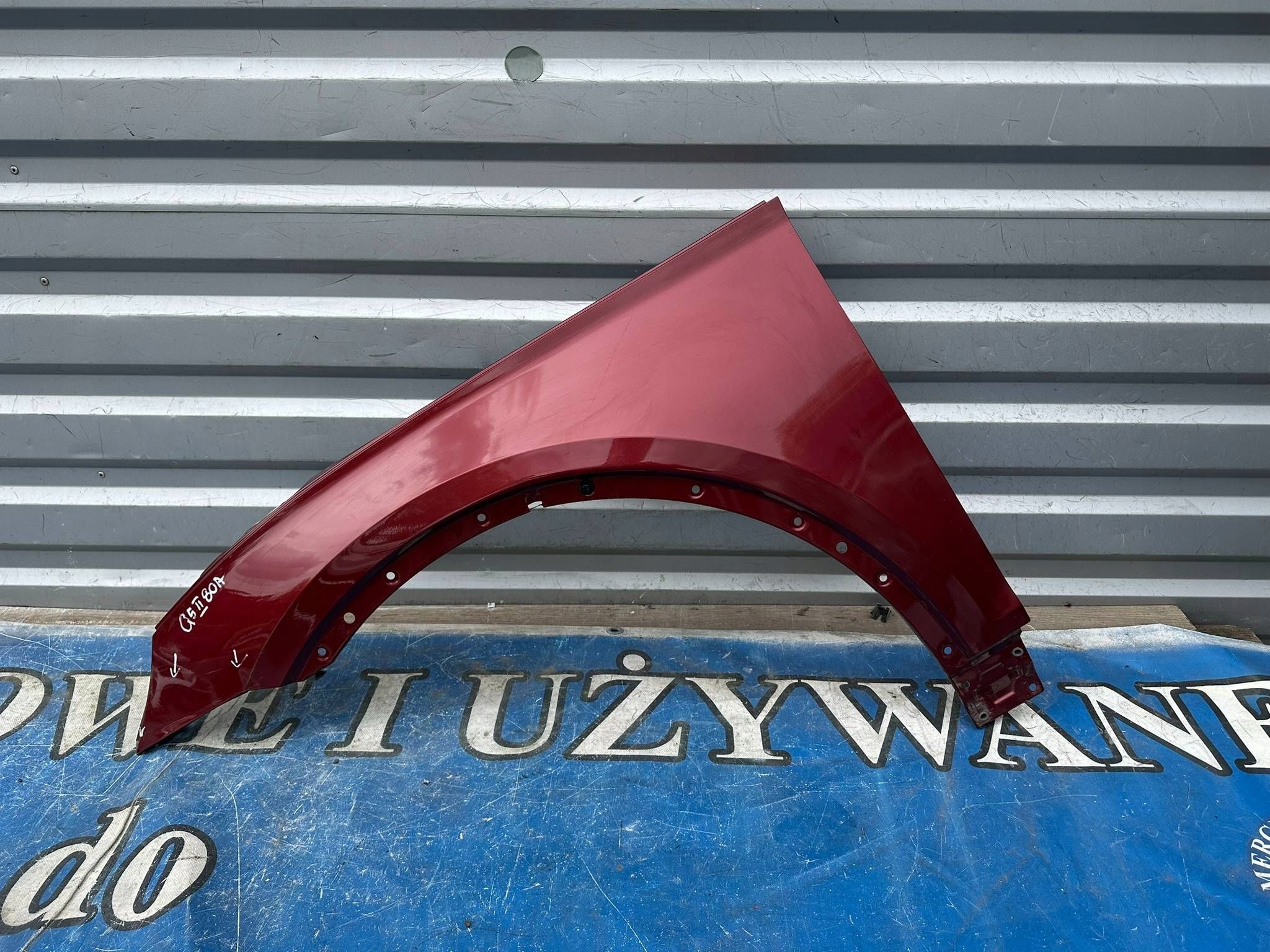 AUDI Q5 II 80A BŁOTNIK PRZEDNI LEWY