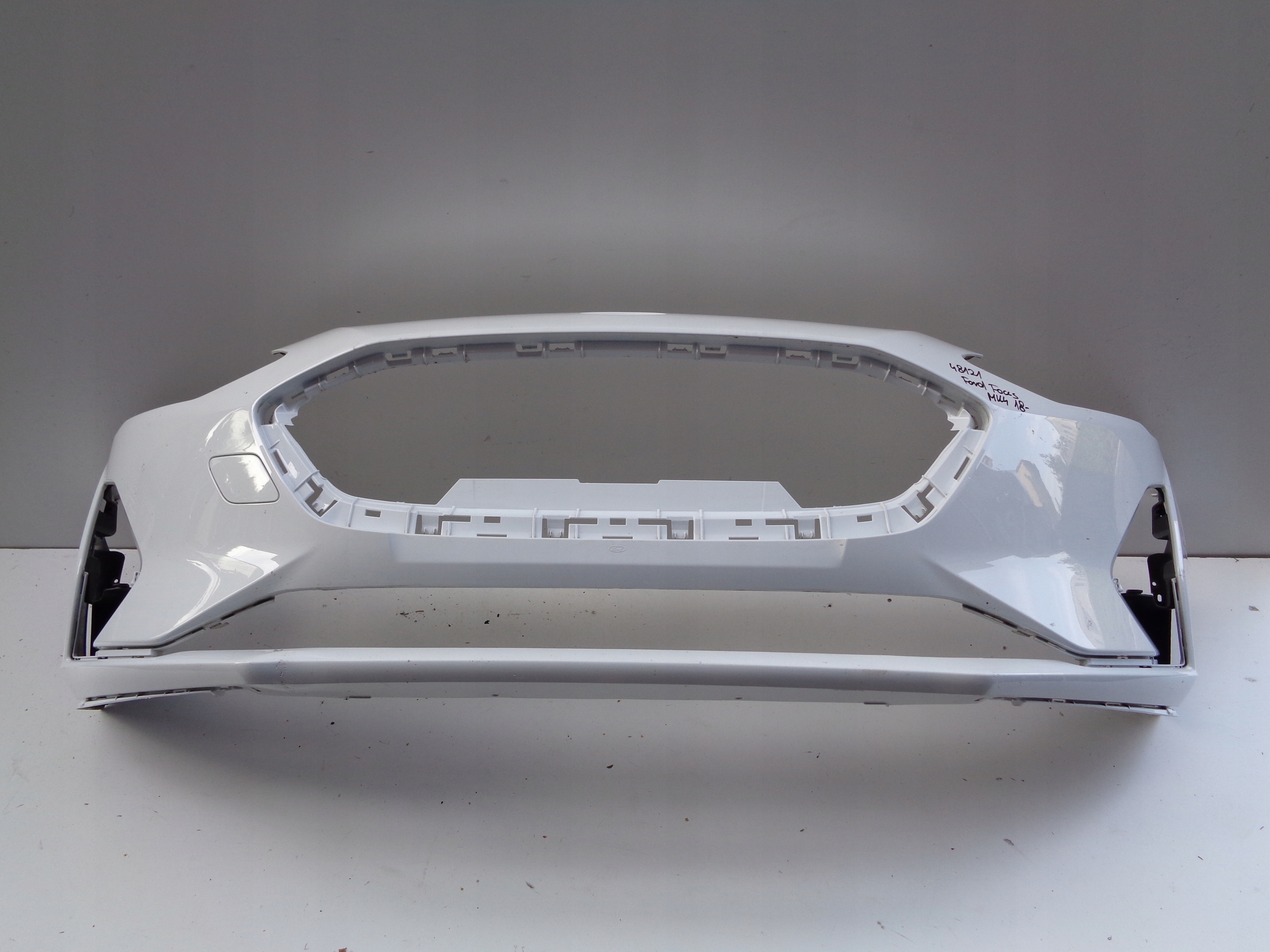 Frontstoßstange FORD FOCUS MK4 18- NR 48121