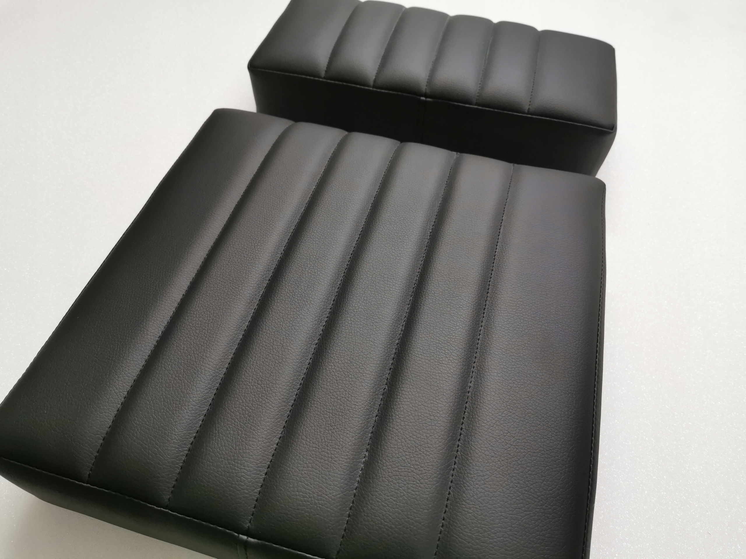 BAM2009 - Сиденье со спинкой помощника Ursus 385, 912