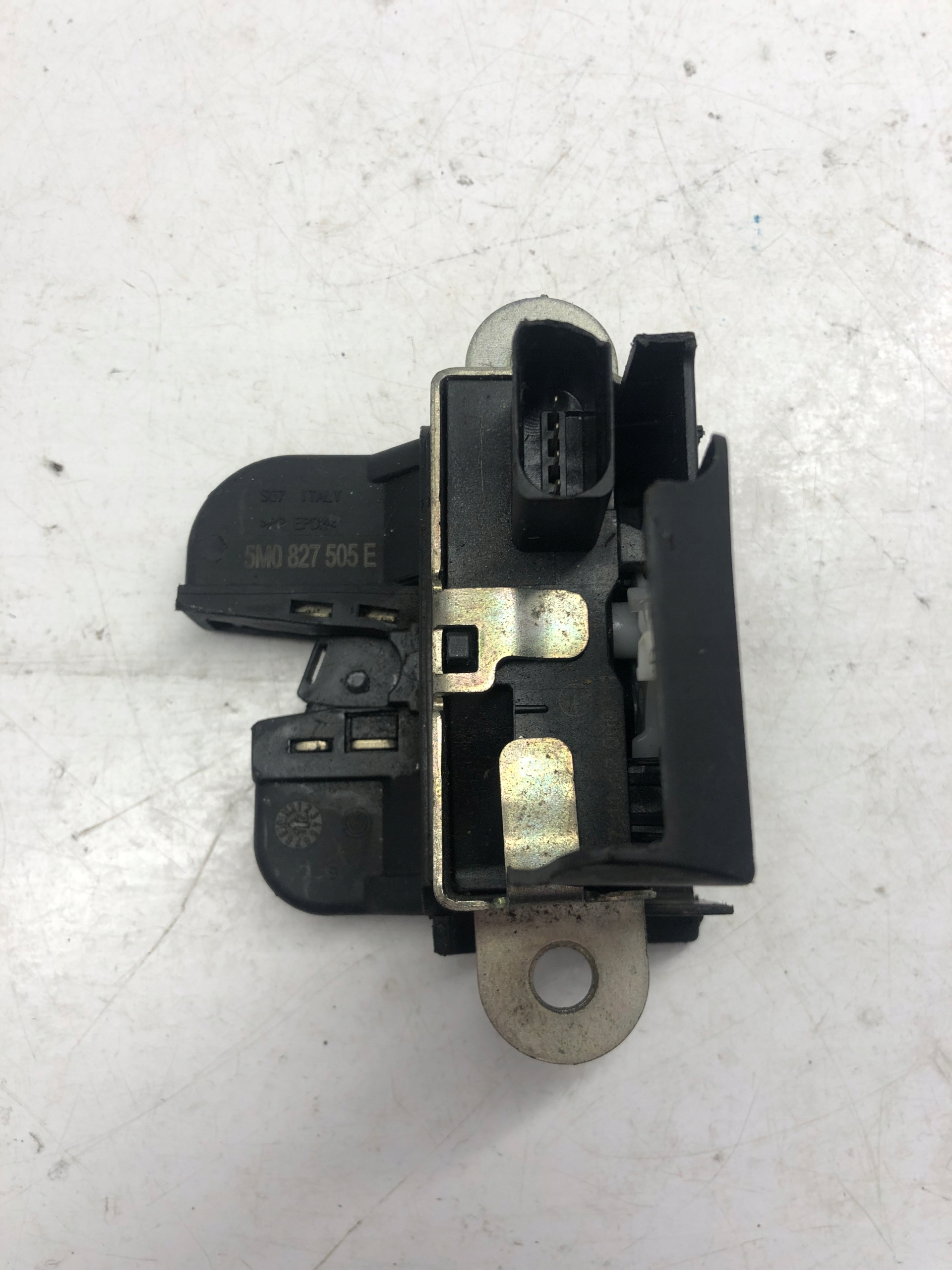 VW GOLF VI ПЛЮС ЗАМОК ЗАДНЬОЇ KLAPYm0827505e