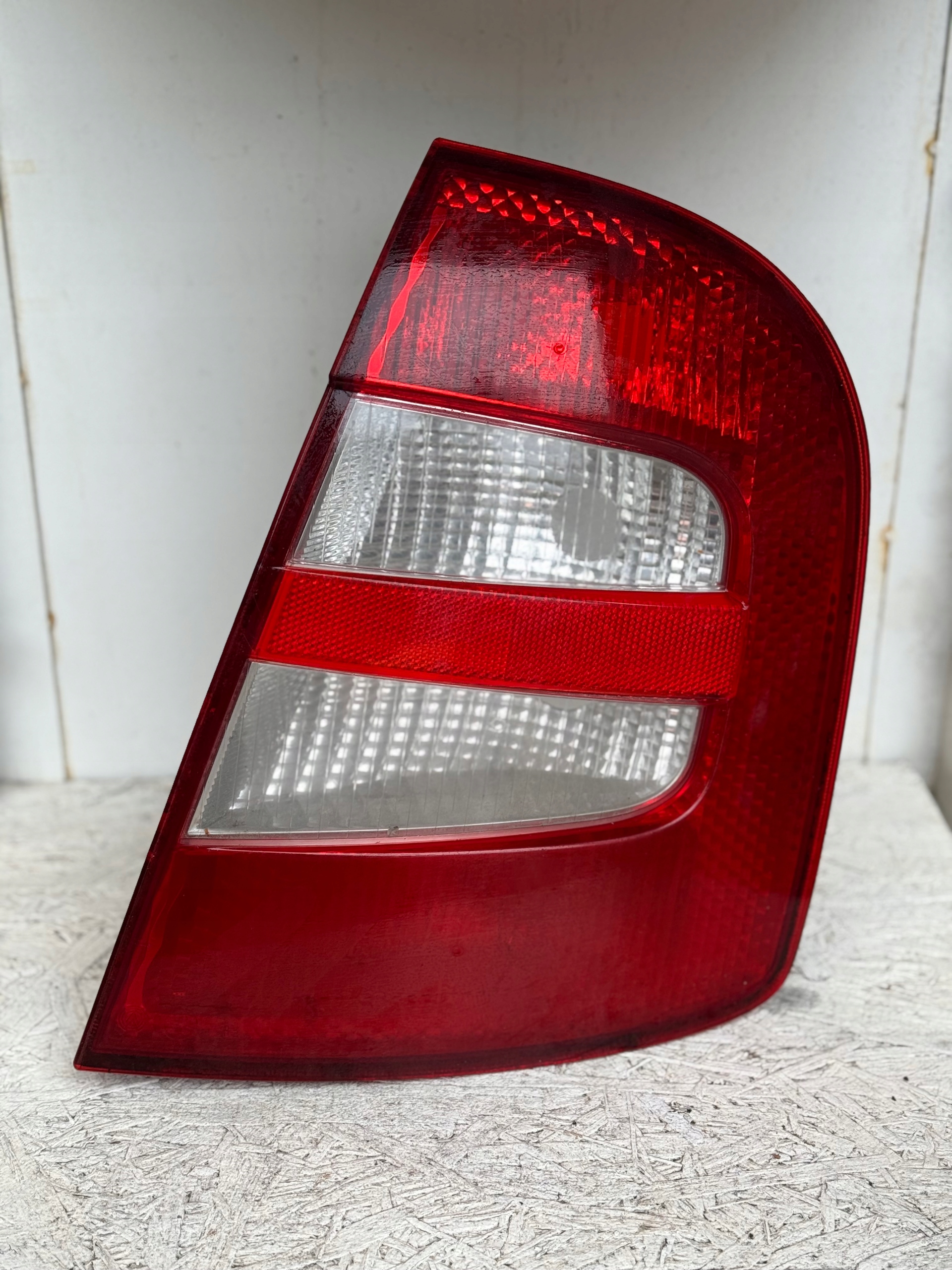 light rear right SKODA FABIA and 6Y6 945 096 B