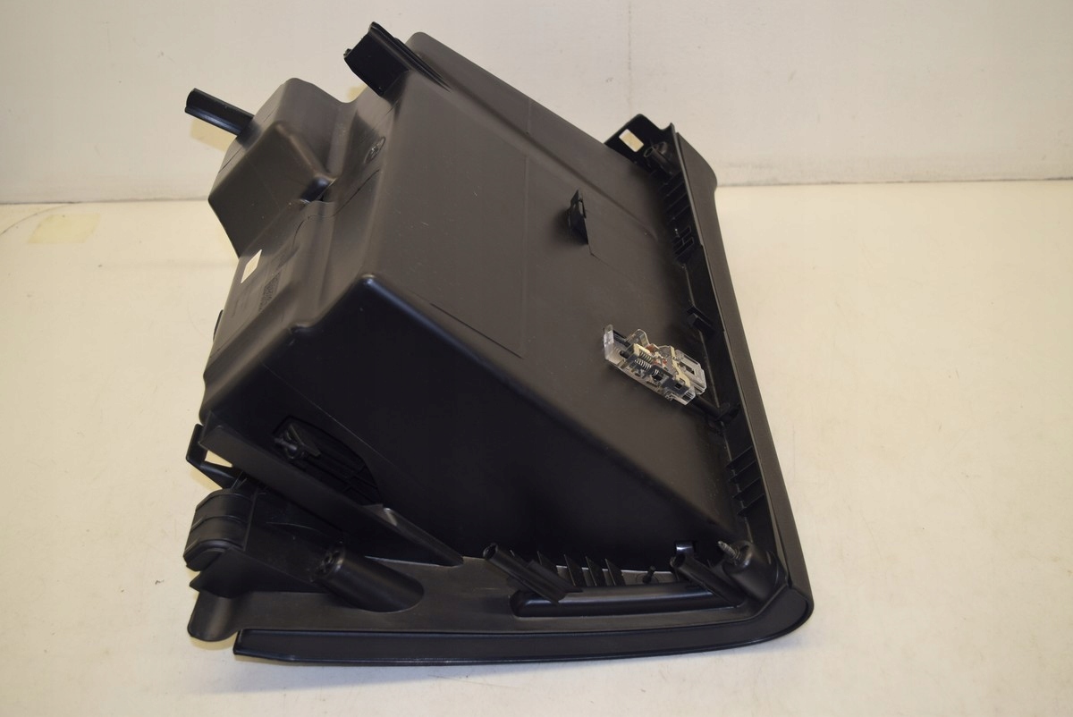 бардачок пассажира opel oe 13373796