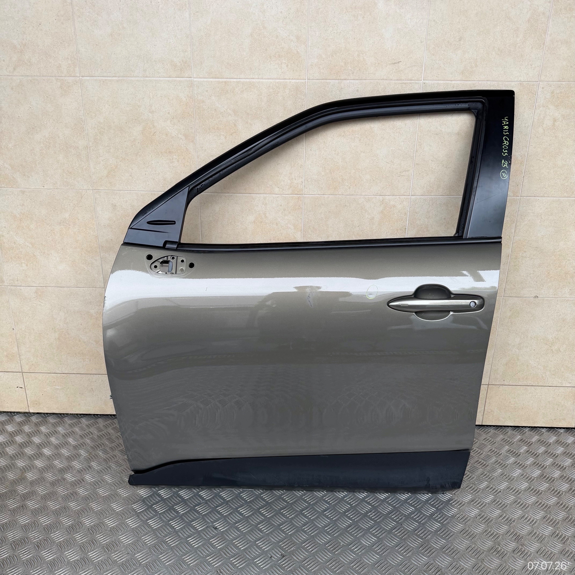 door front left TOYOTA YARIS CROSS 2023 ROK