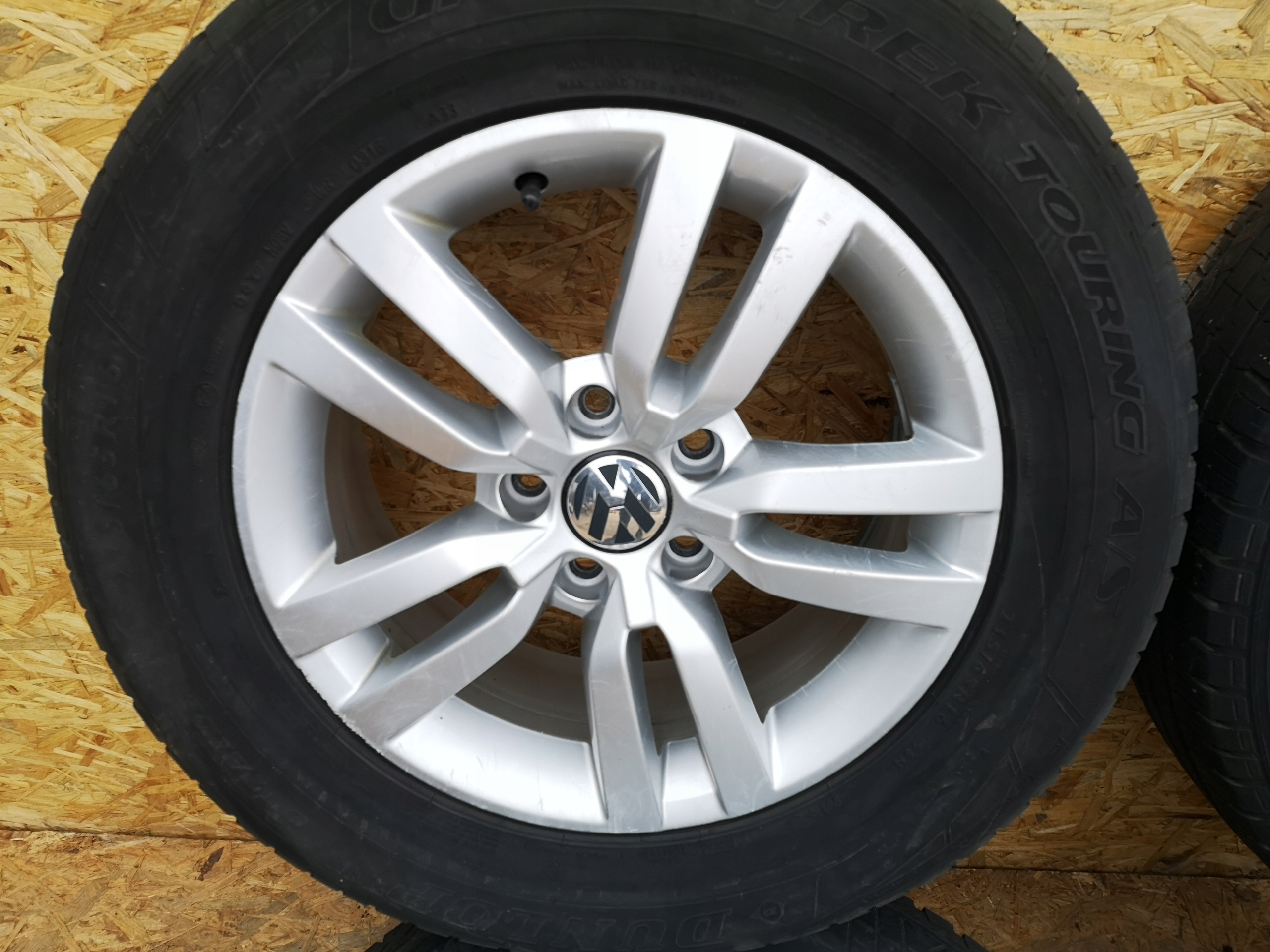 TIGUAN 5N ALU FELGI OPONY 215/65/16 KOŁA 16" Liczba felg w ofercie 4 szt.