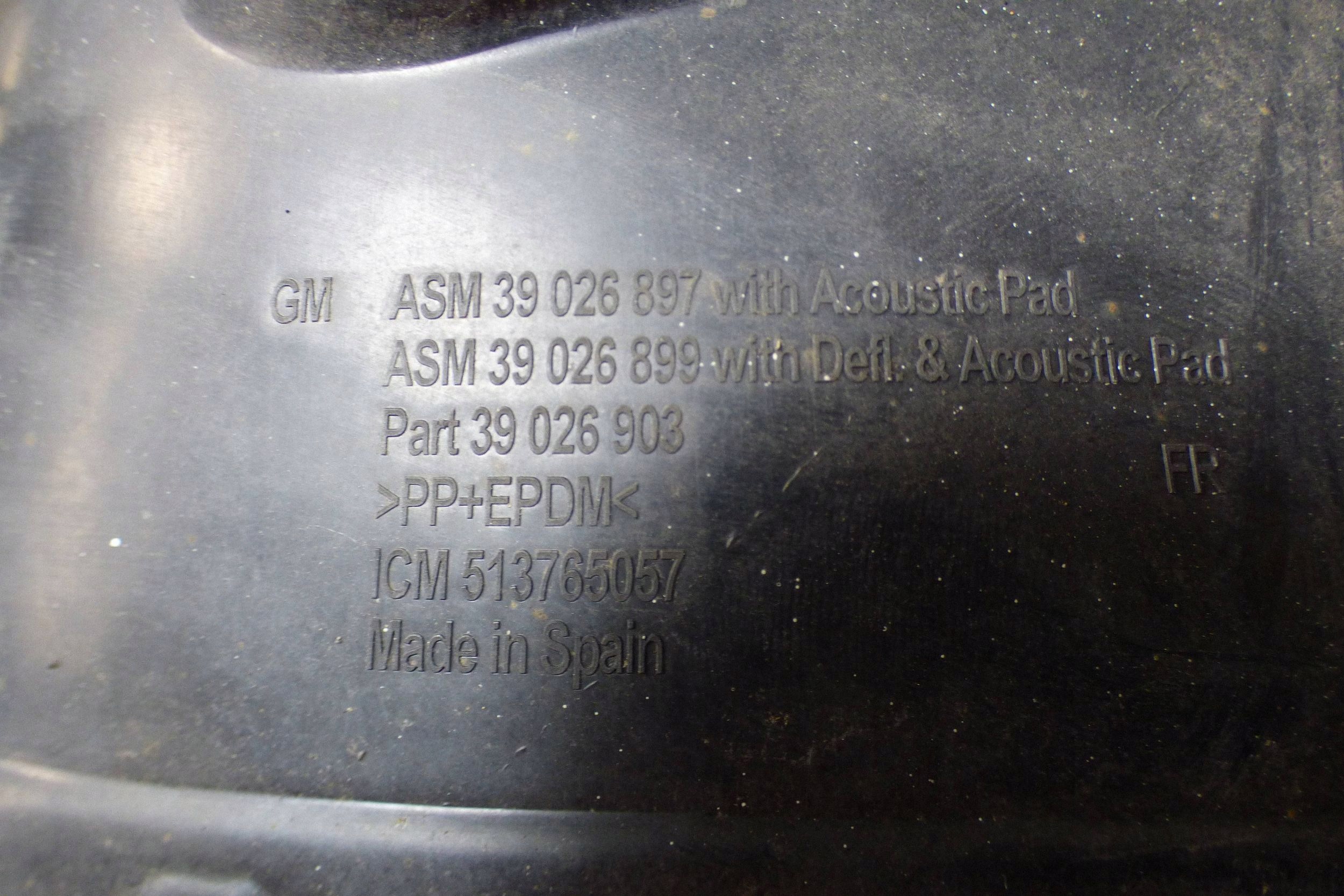 Opel Corsa E mudguard left front 39026893 39026897 39026903 st.BDB original