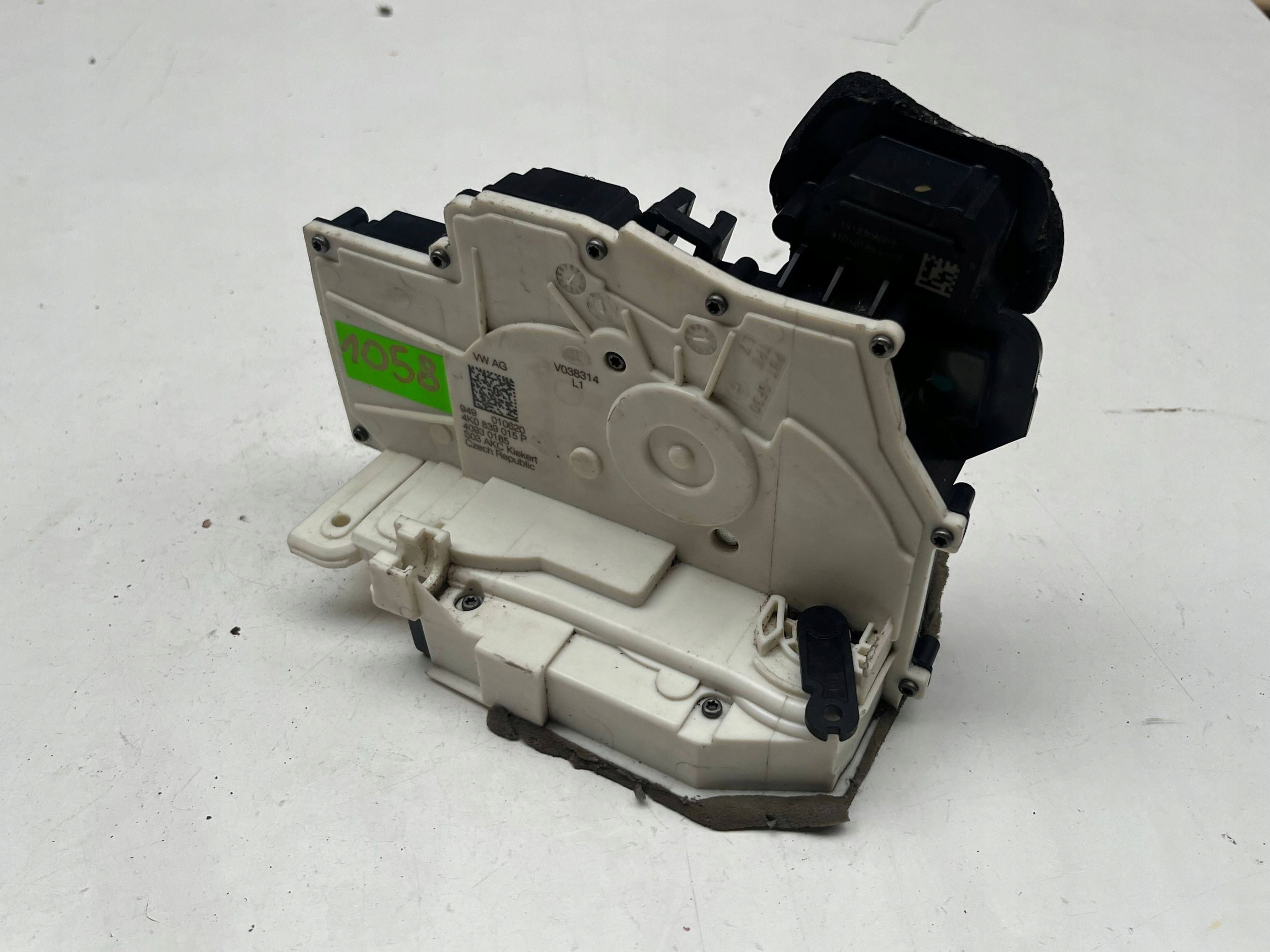 AUDI A6 A7 C8 lock door left rear part 4K0839015P @M