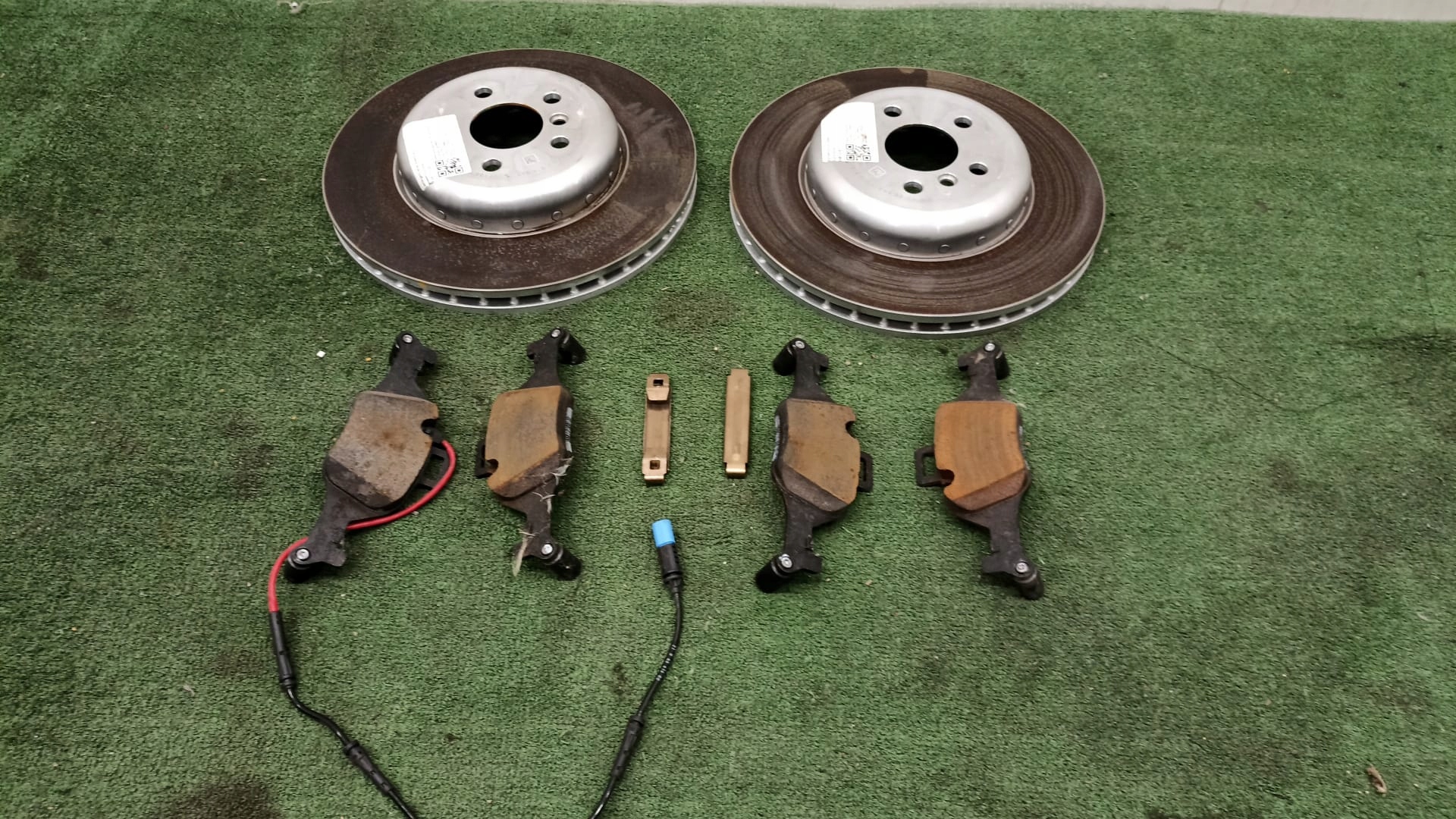 BMW i4 G26 kotuče brzdové plotýnky předek 7915313 348X30