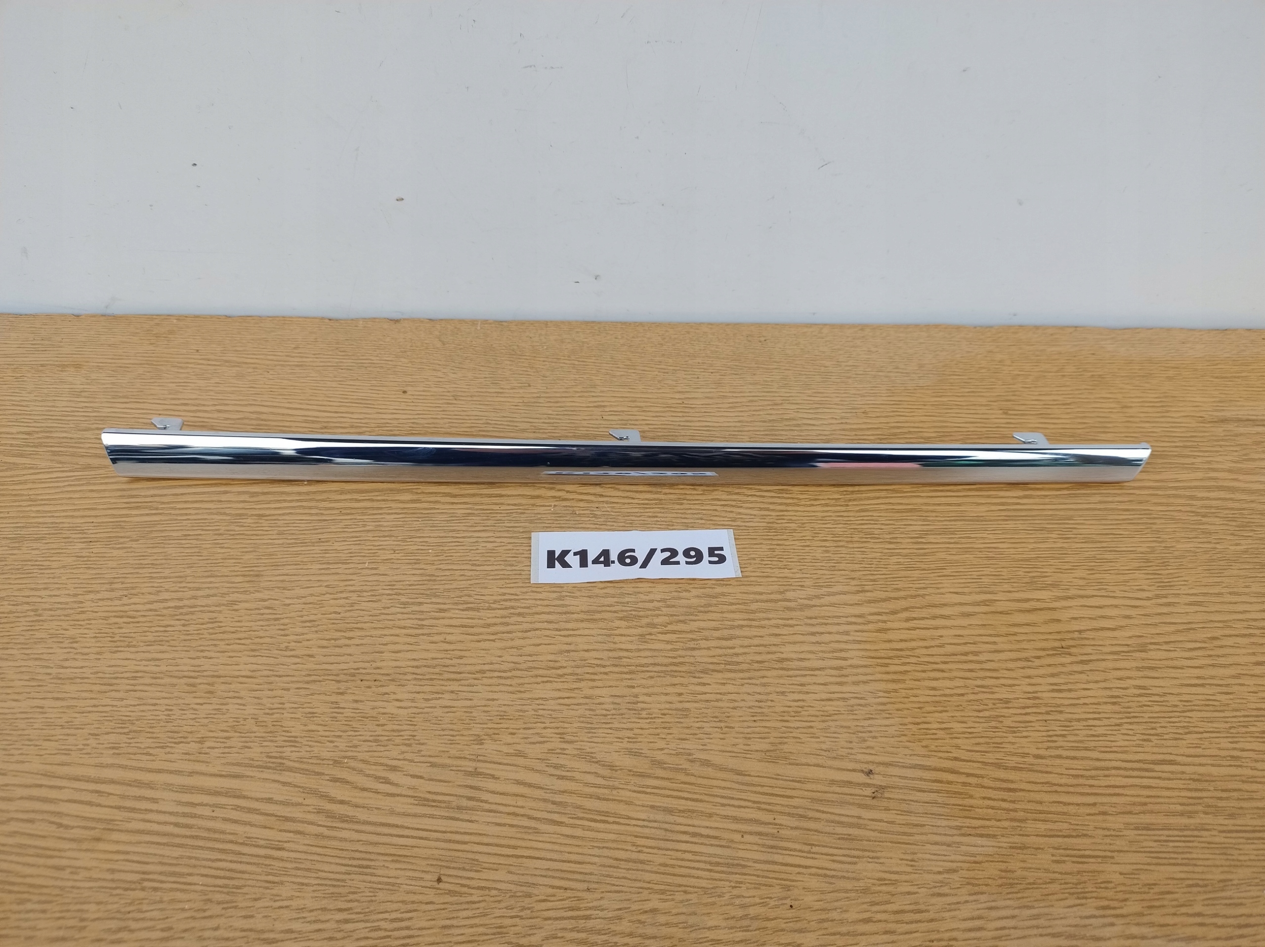 MERCEDES C-KLASA W204 left moulding CHROM grille