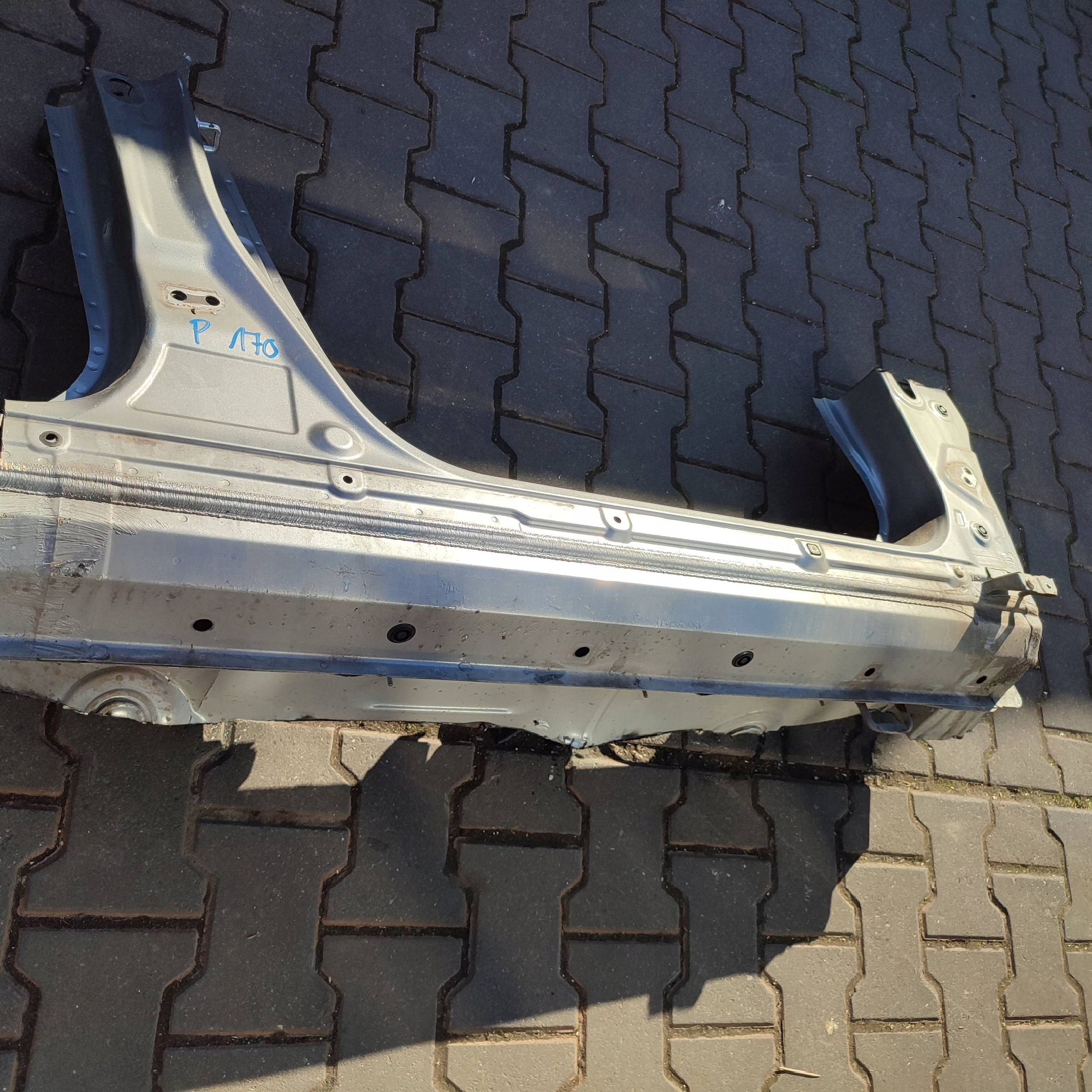 threshold right side Suzuki Vitara (LY)