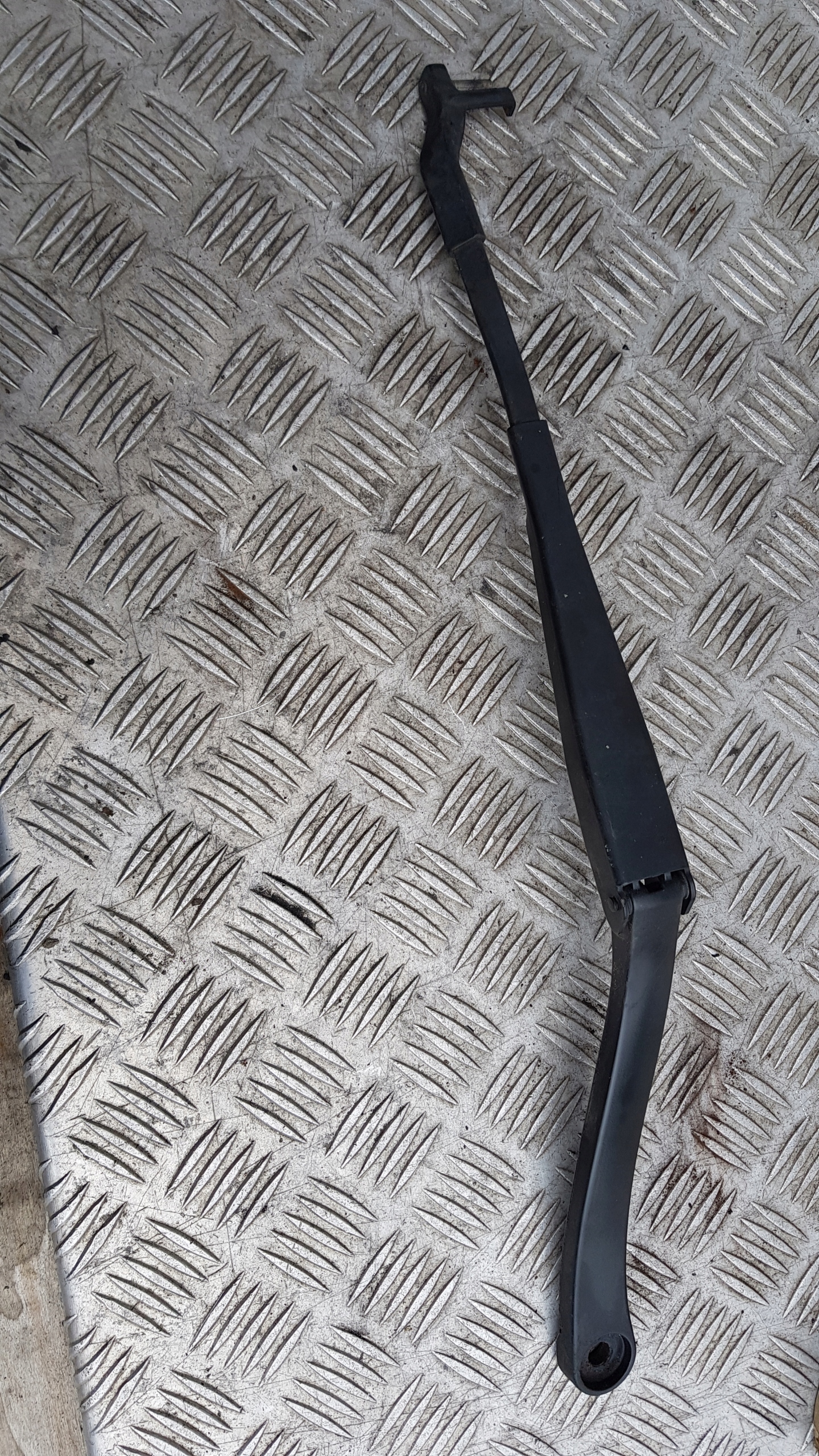 MERCEDES W212 wiper arm left a2128200844