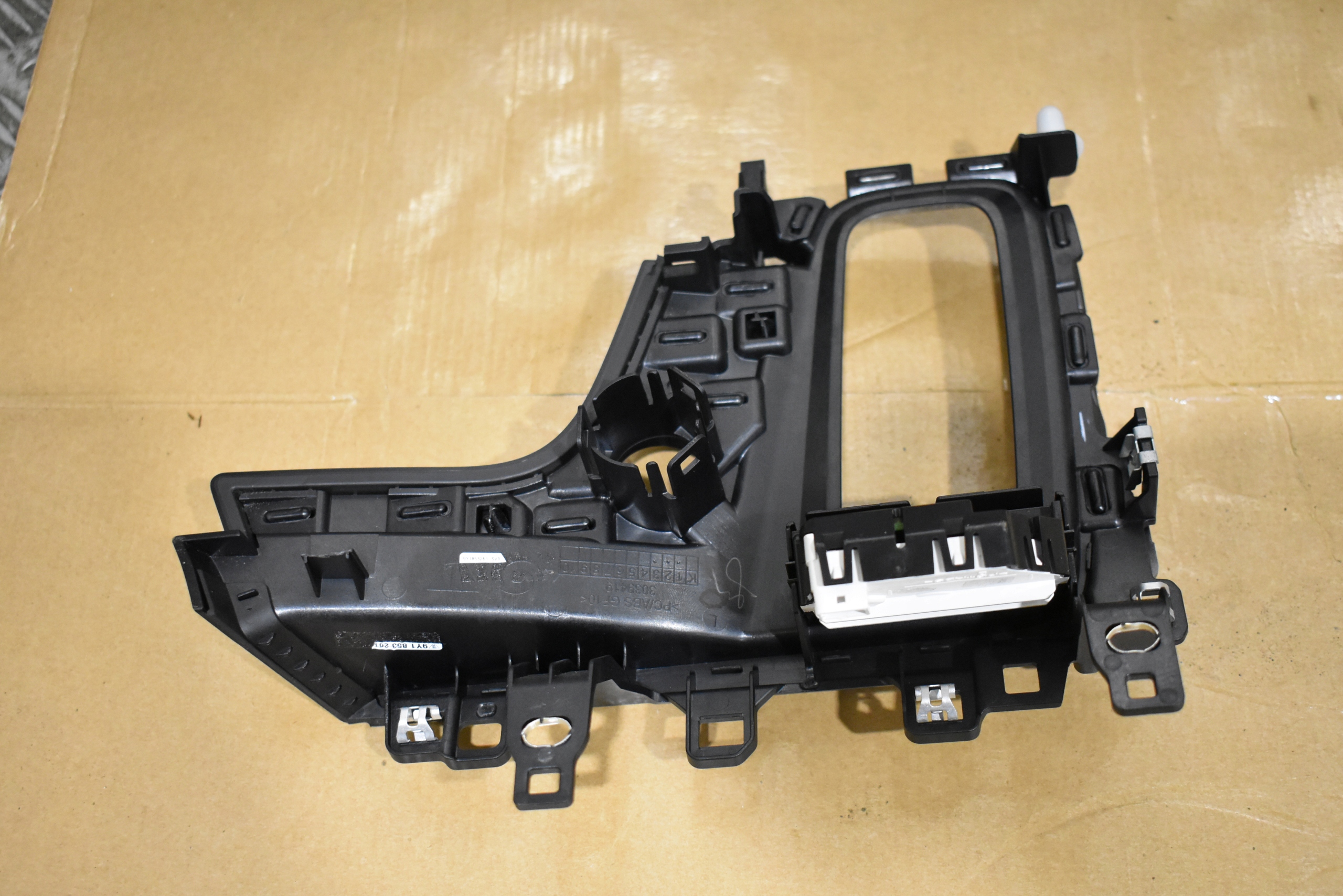 IDEALNA Moulage PIANO DECOR Console PORSCHE CAYENNE 9Y 1