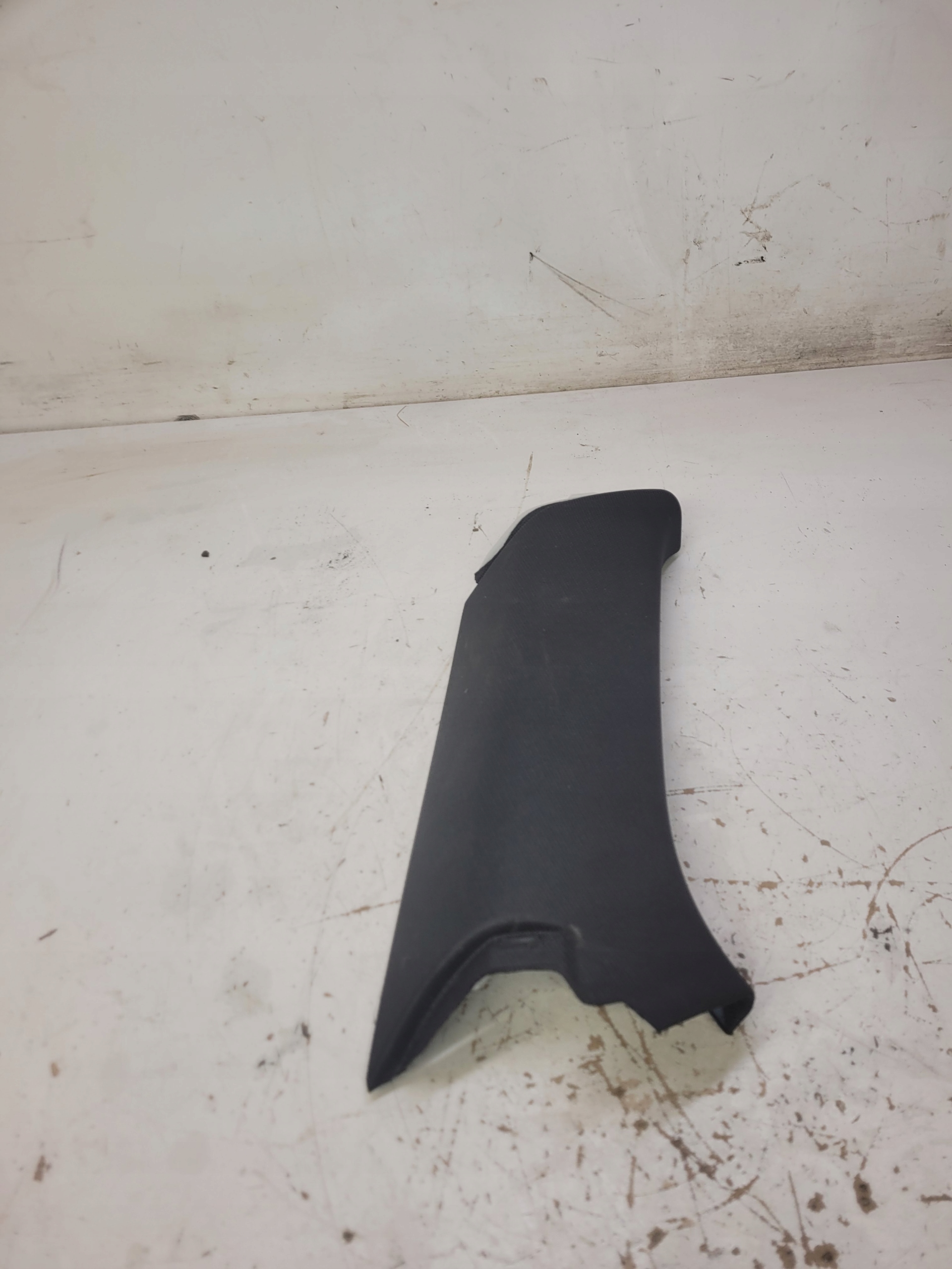 Blende Abdeckung SLUPKA L T AUDI A4 B9 AVANT 8W9867287B