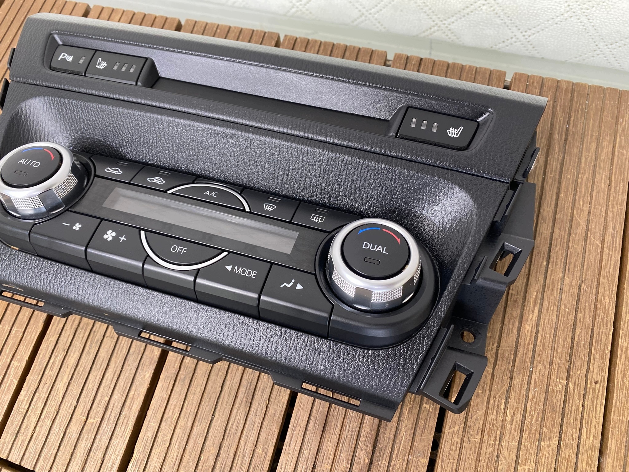 MAZDA 3 BM 13-17 Unite commande clima GRZANIA Sièges PDC BHT161190B OE