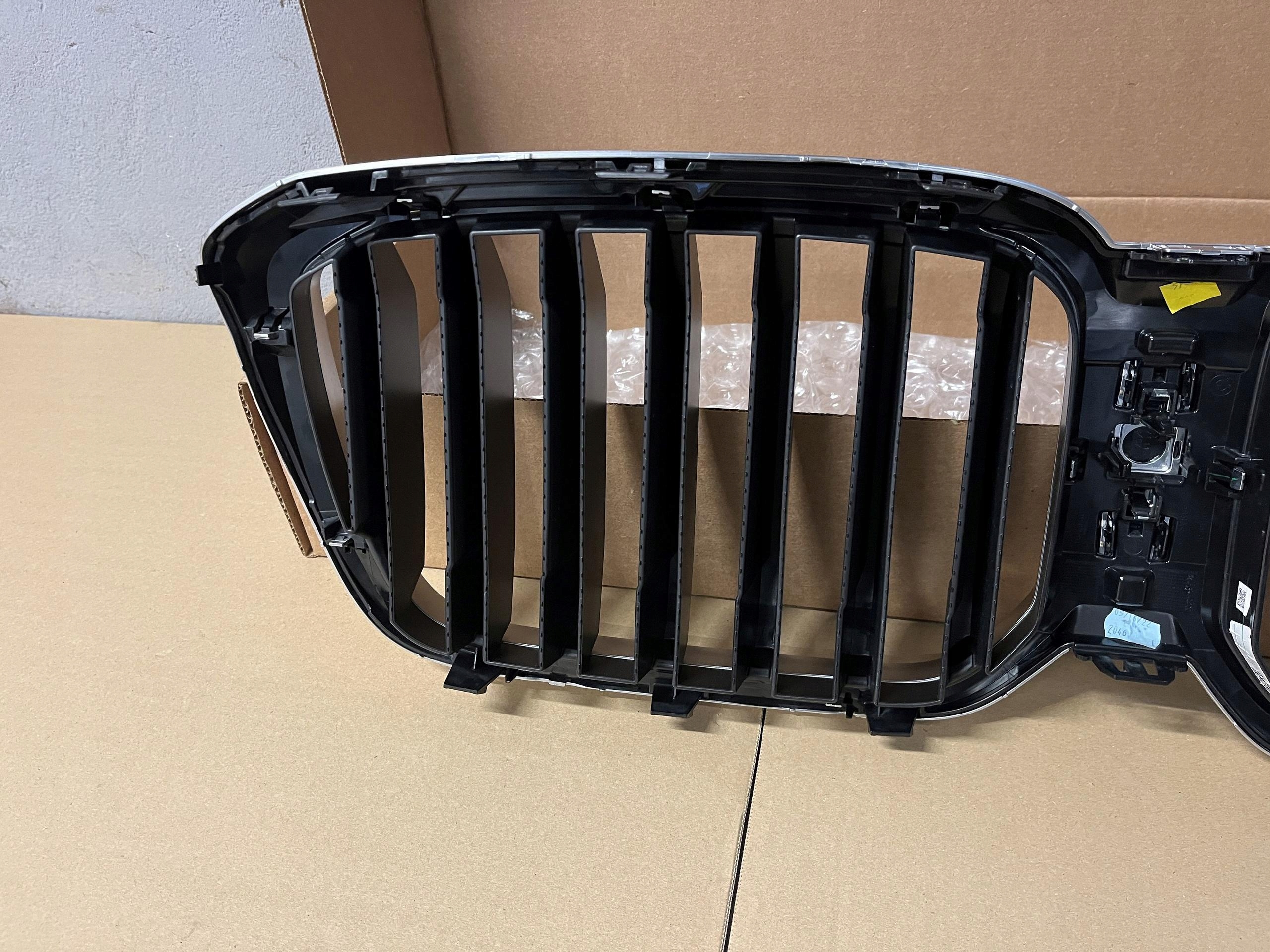 BMW X3 X4 G01 G02 LCI LIFT GRILL NERKI 10627111 Kolor srebrny