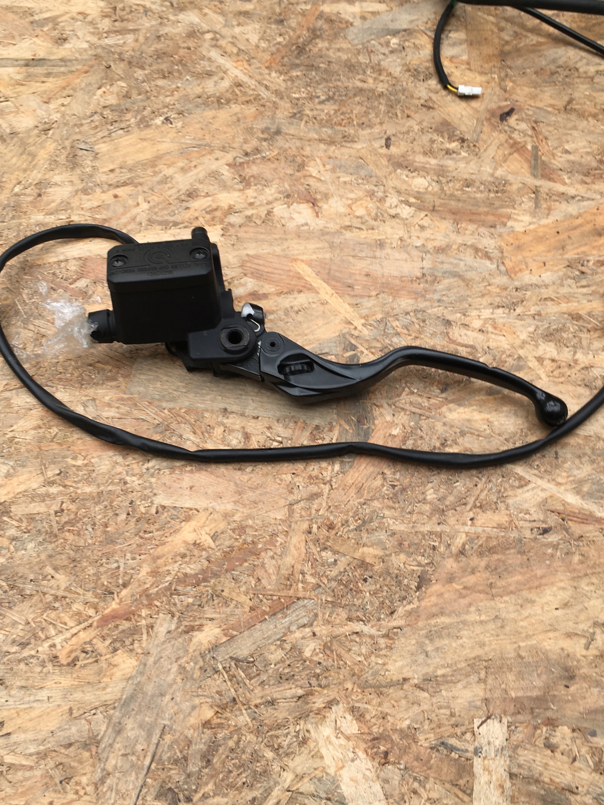 DUCATI SCRAMBLER 800 POMPA SPRZĘGŁA KLAMKA 21