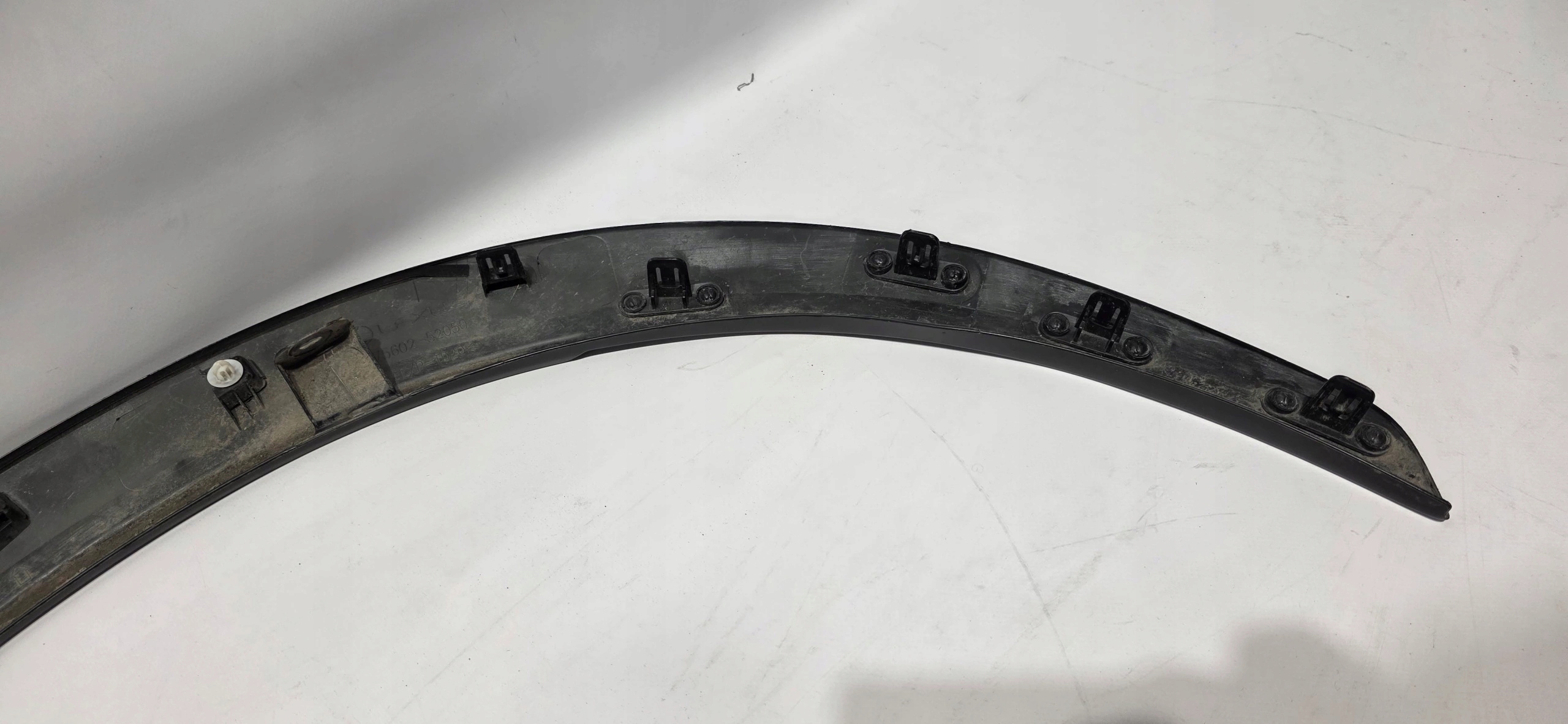 lišta blatníku levý předek LEXUS LBX 24- originál 75602-52050