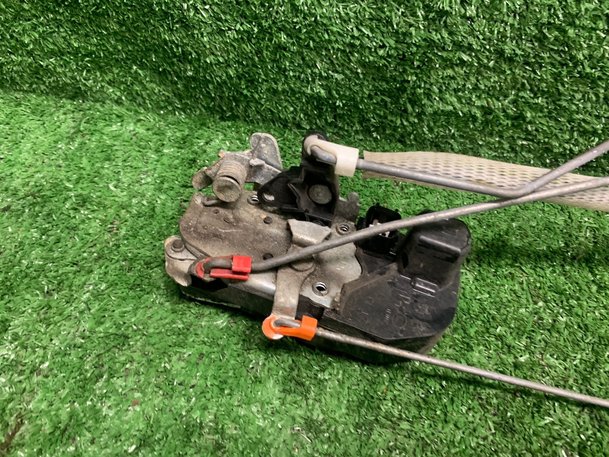 CHRYSLER 300C lock door left front